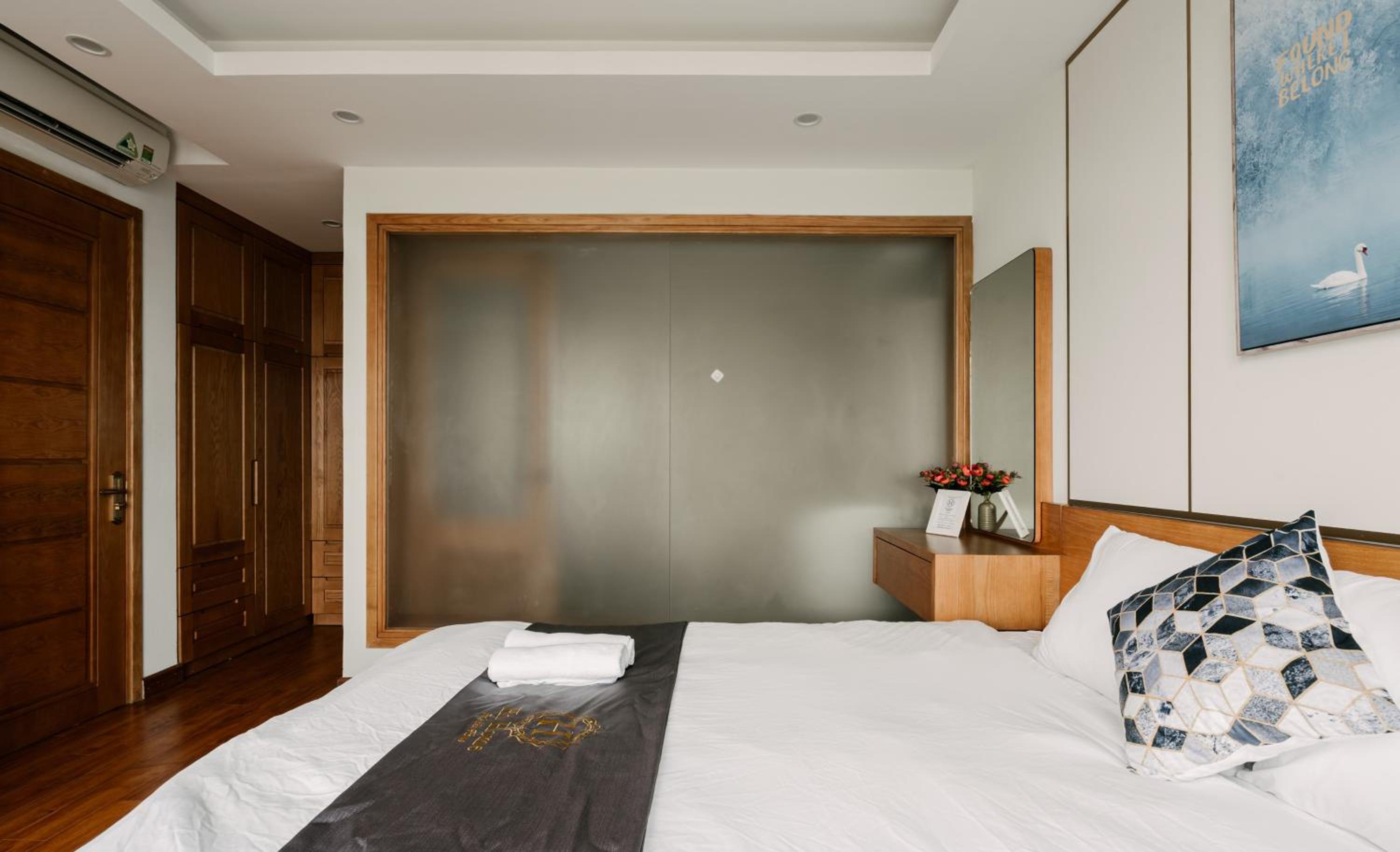 Hi-Home Suites - the West Lake Xuan Dieu