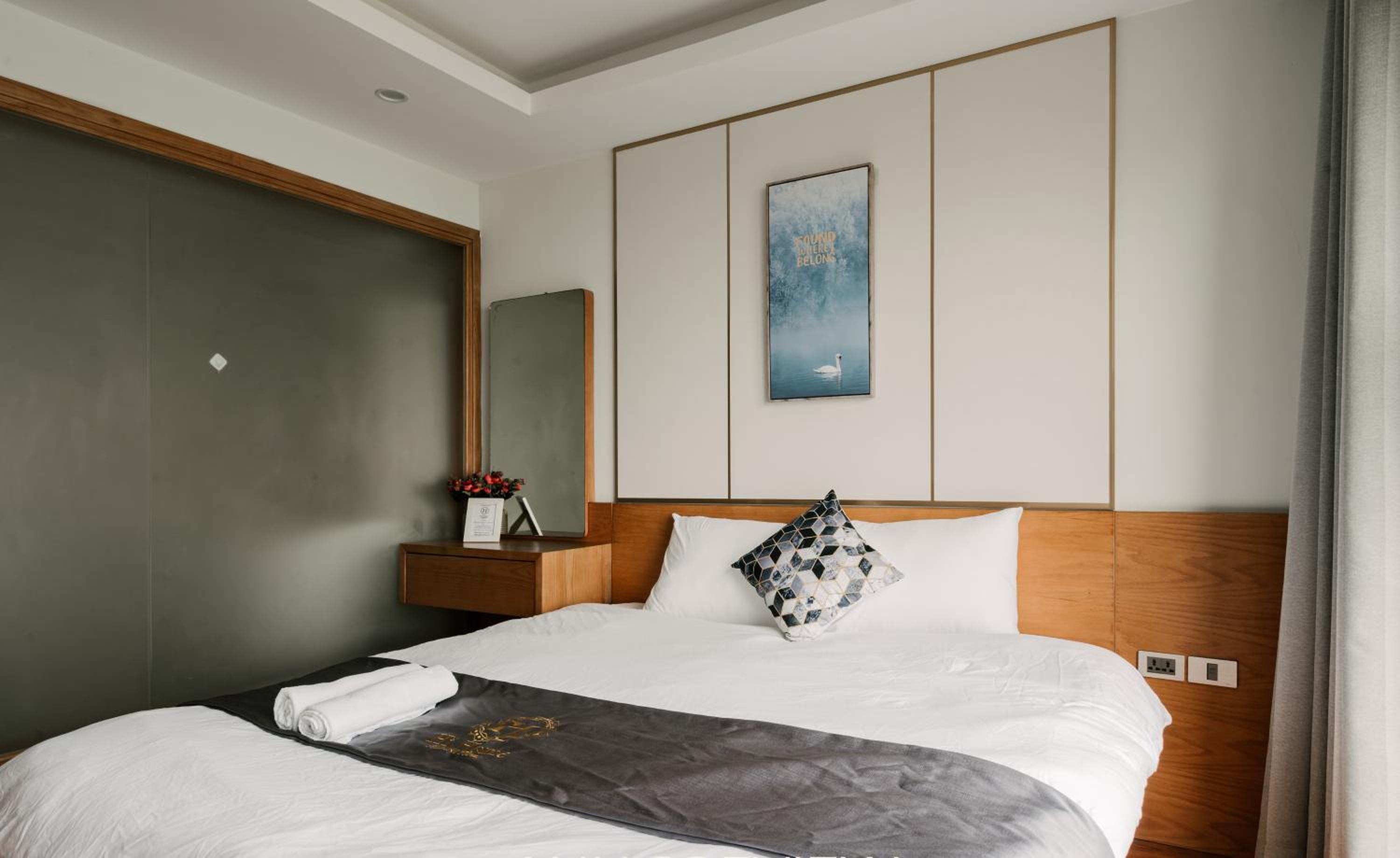 Hi-Home Suites - the West Lake Xuan Dieu