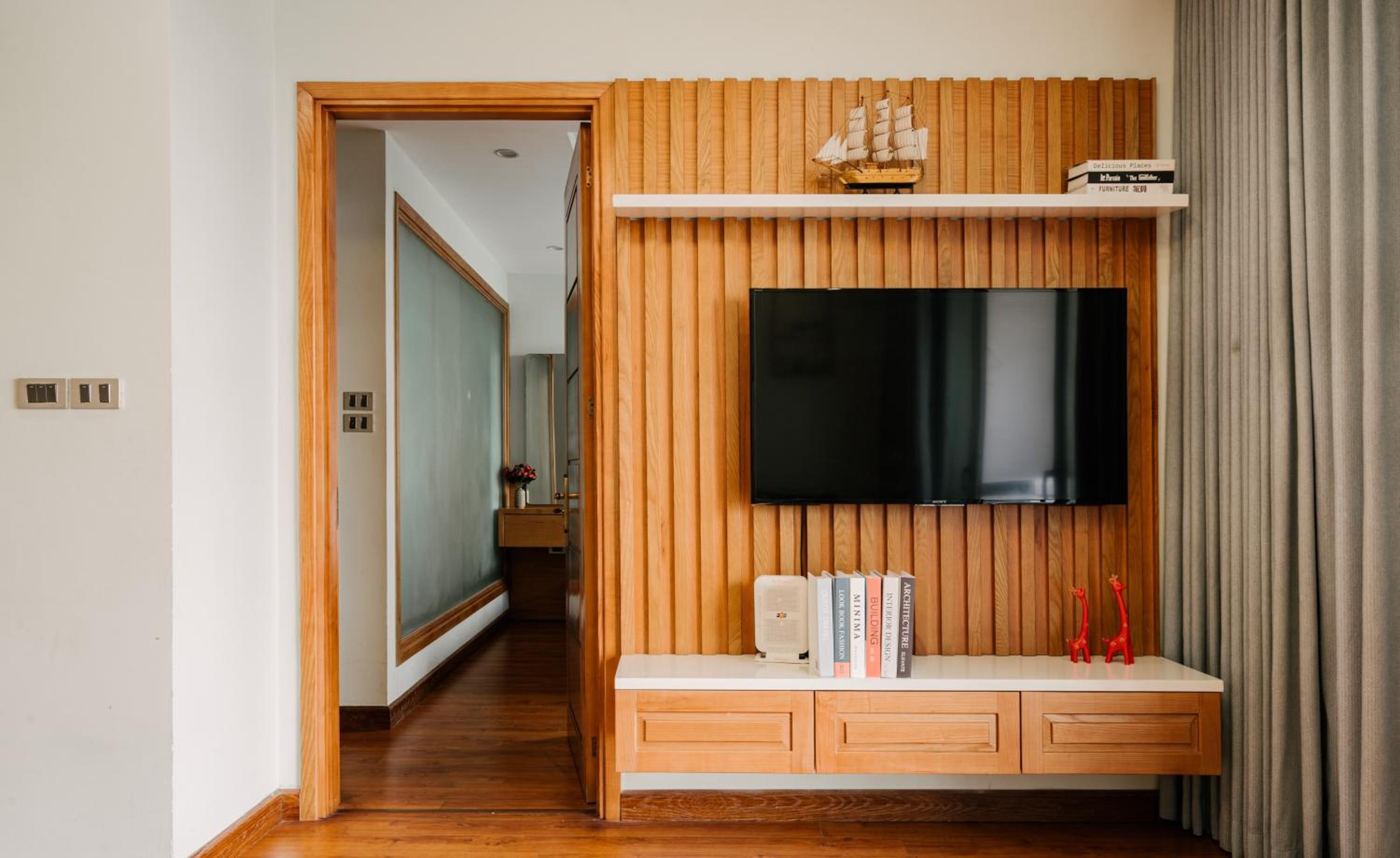 Hi-Home Suites - the West Lake Xuan Dieu