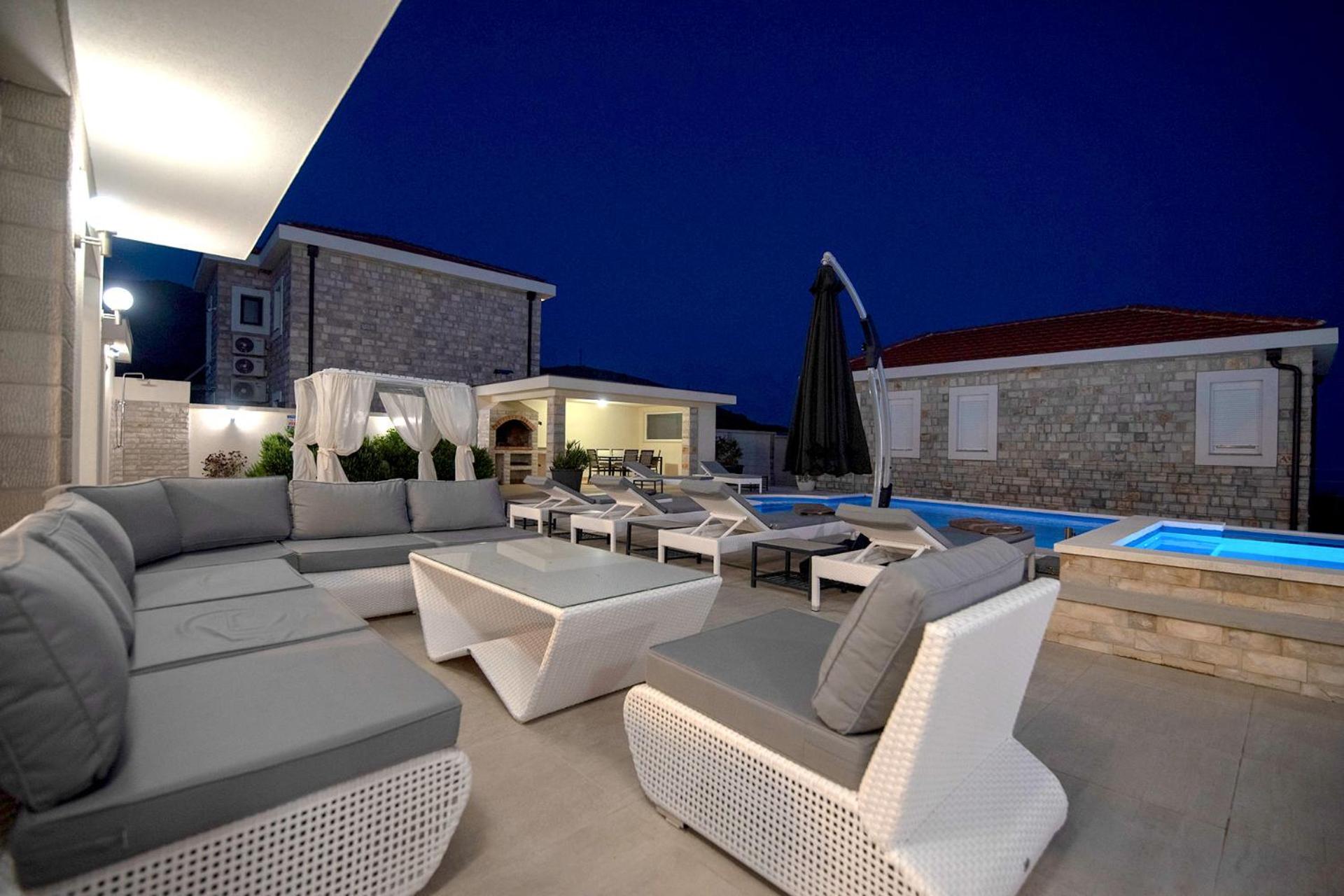 Luxury Villa Miriam with private pool and jet pool near Dubrovnik