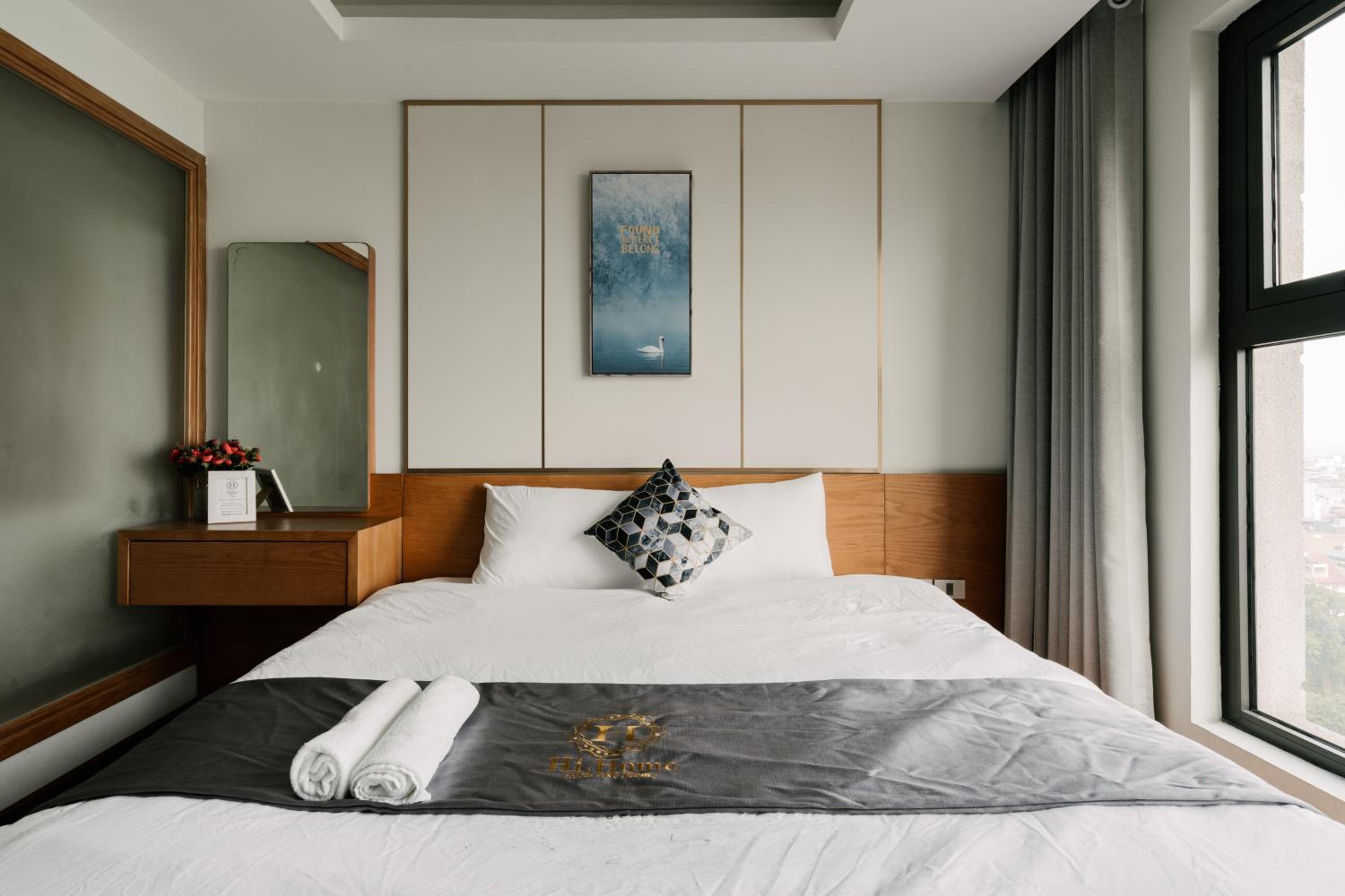 Hi-Home Suites - the West Lake Xuan Dieu