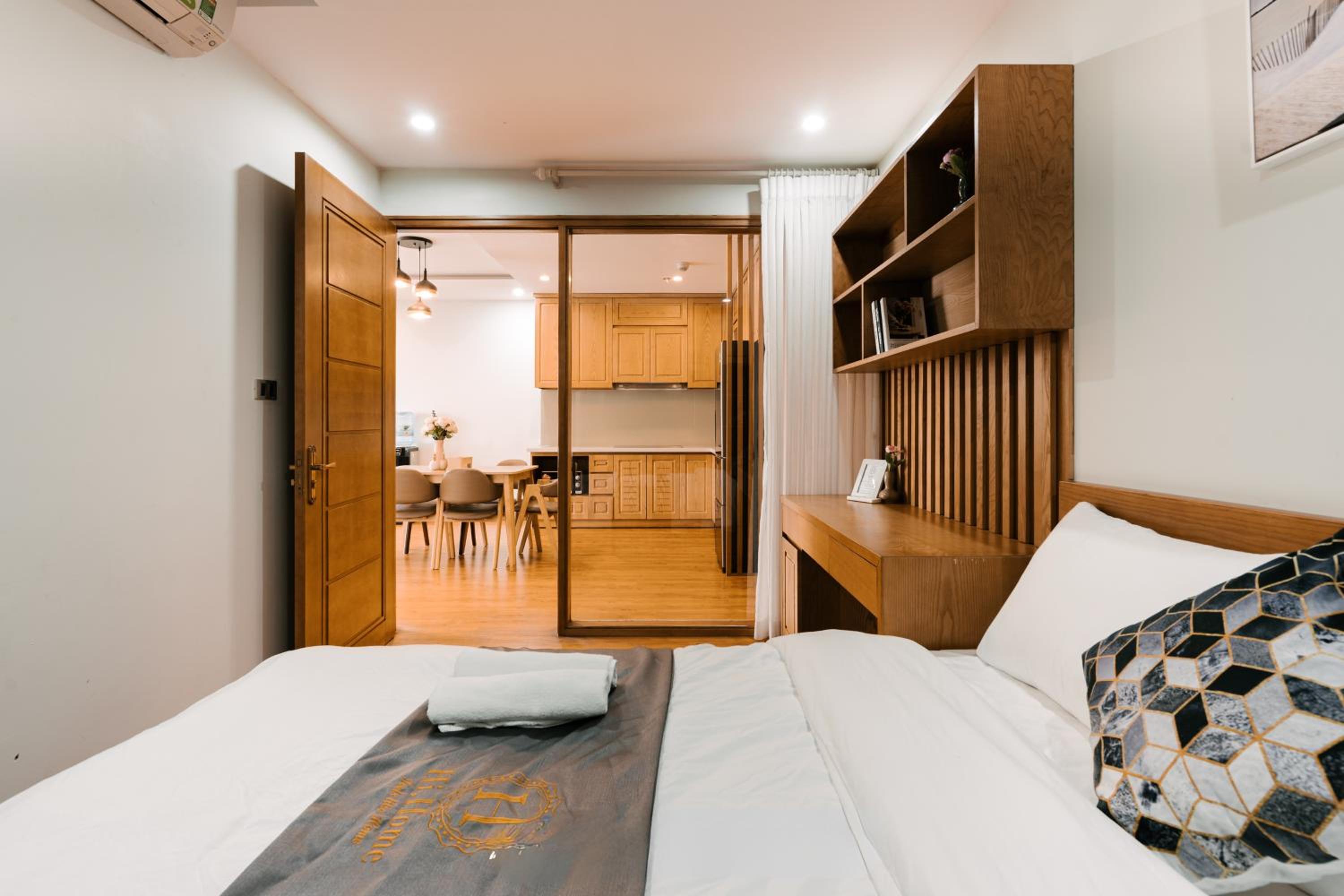 Hi-Home Suites - the West Lake Xuan Dieu
