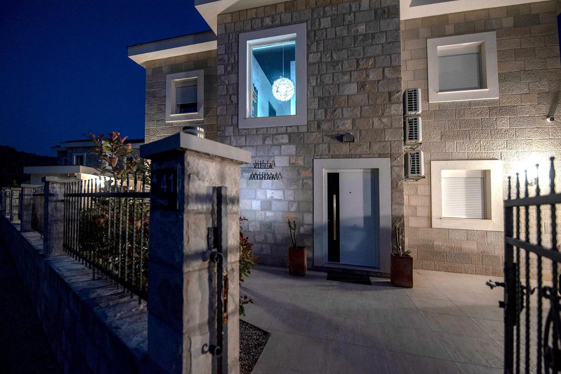 Luxury Villa Miriam with private pool and jet pool near Dubrovnik
