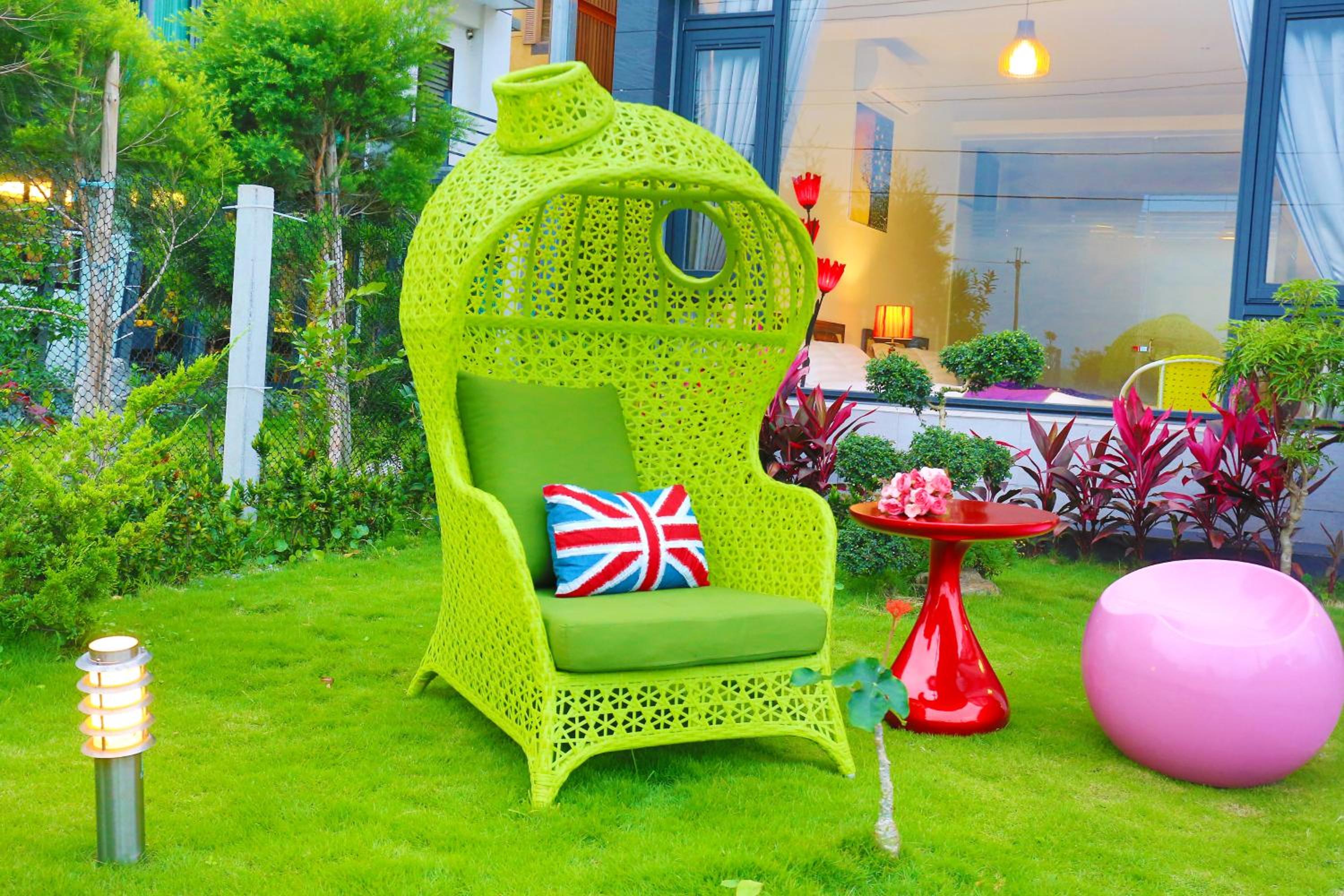 Flower B & B