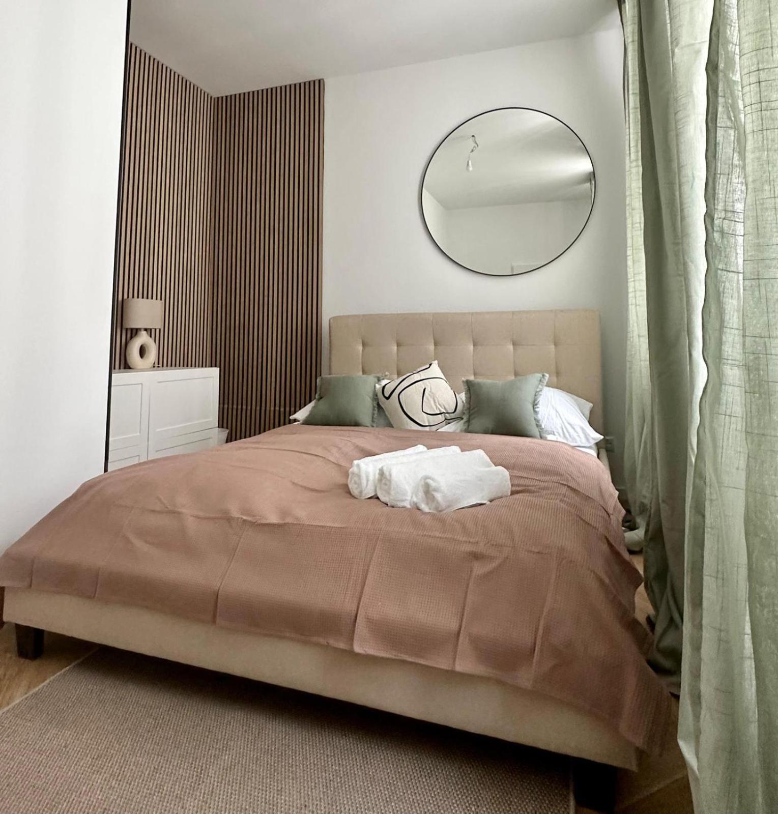 Designer Apartment Near Main Station