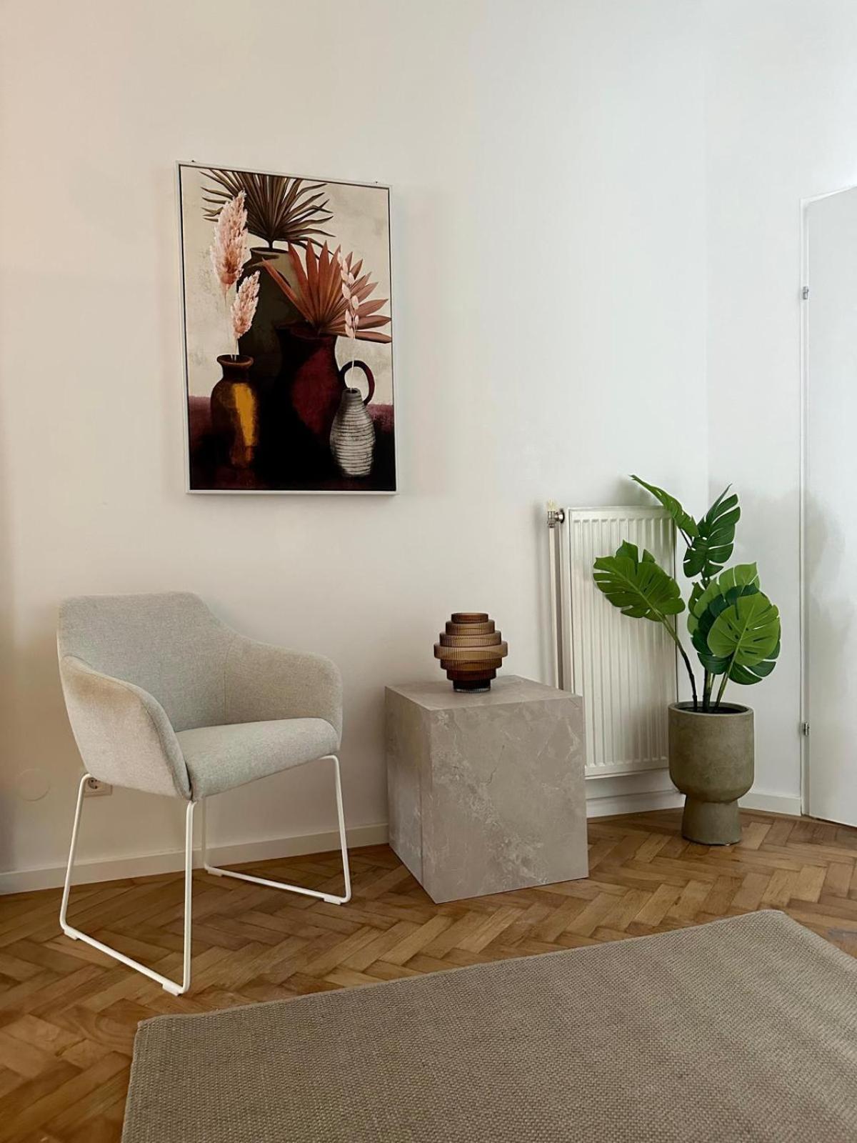 Designer Apartment Near Main Station