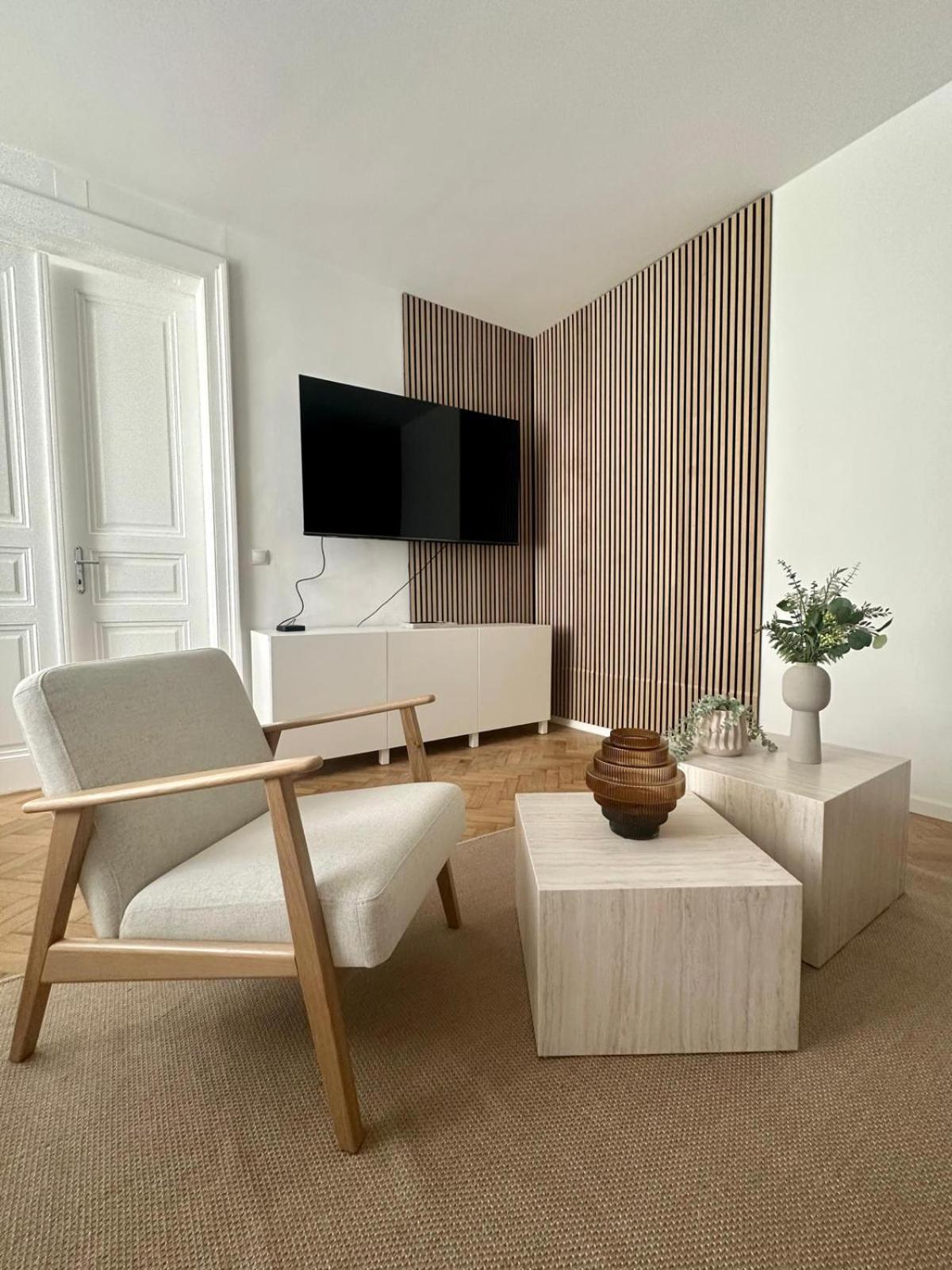 Designer Apartment Near Main Station
