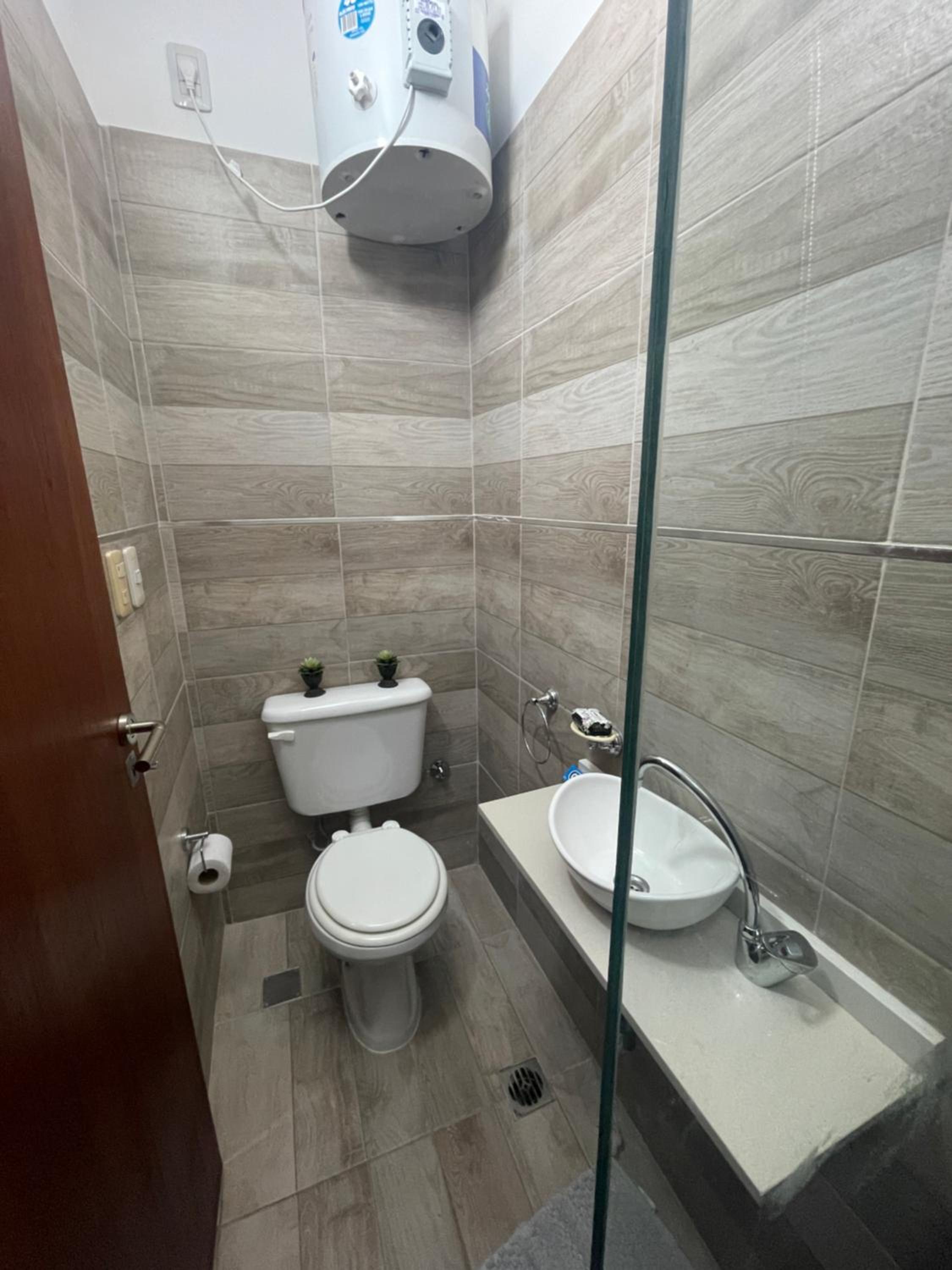 Departamento Moderno, equipado en Vicente Lopez , Ideal River Plate ,Tecnópolis ,100 metros del tren