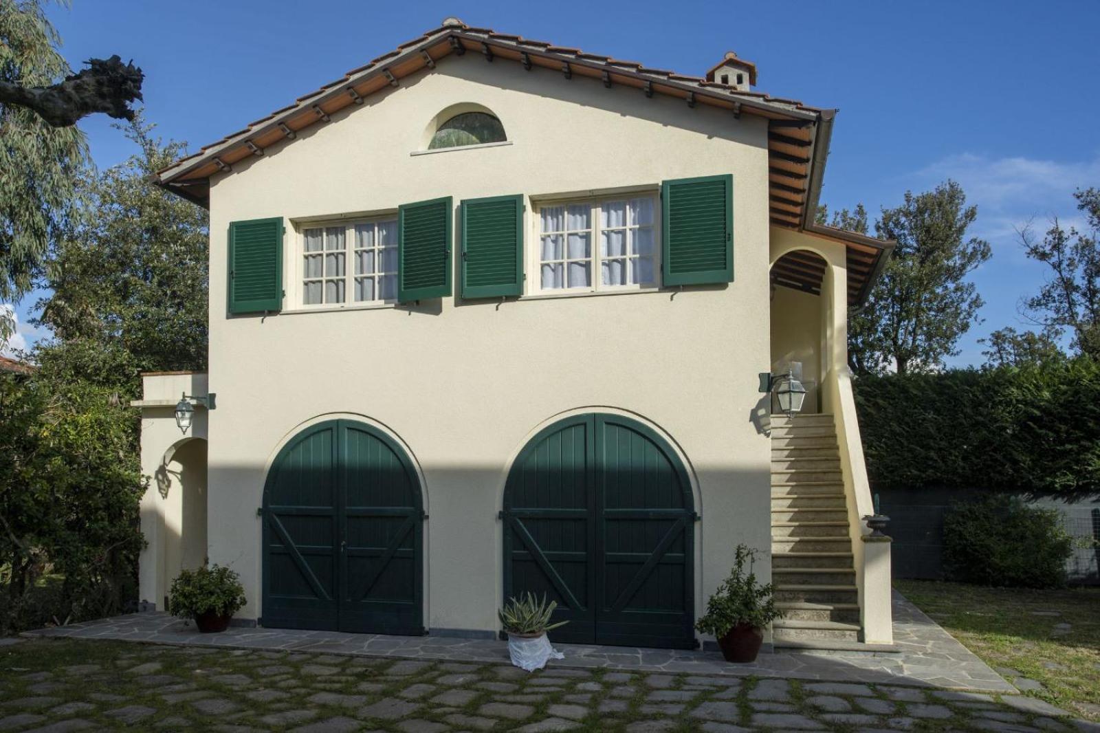 Villa Eden - Teloni view 2