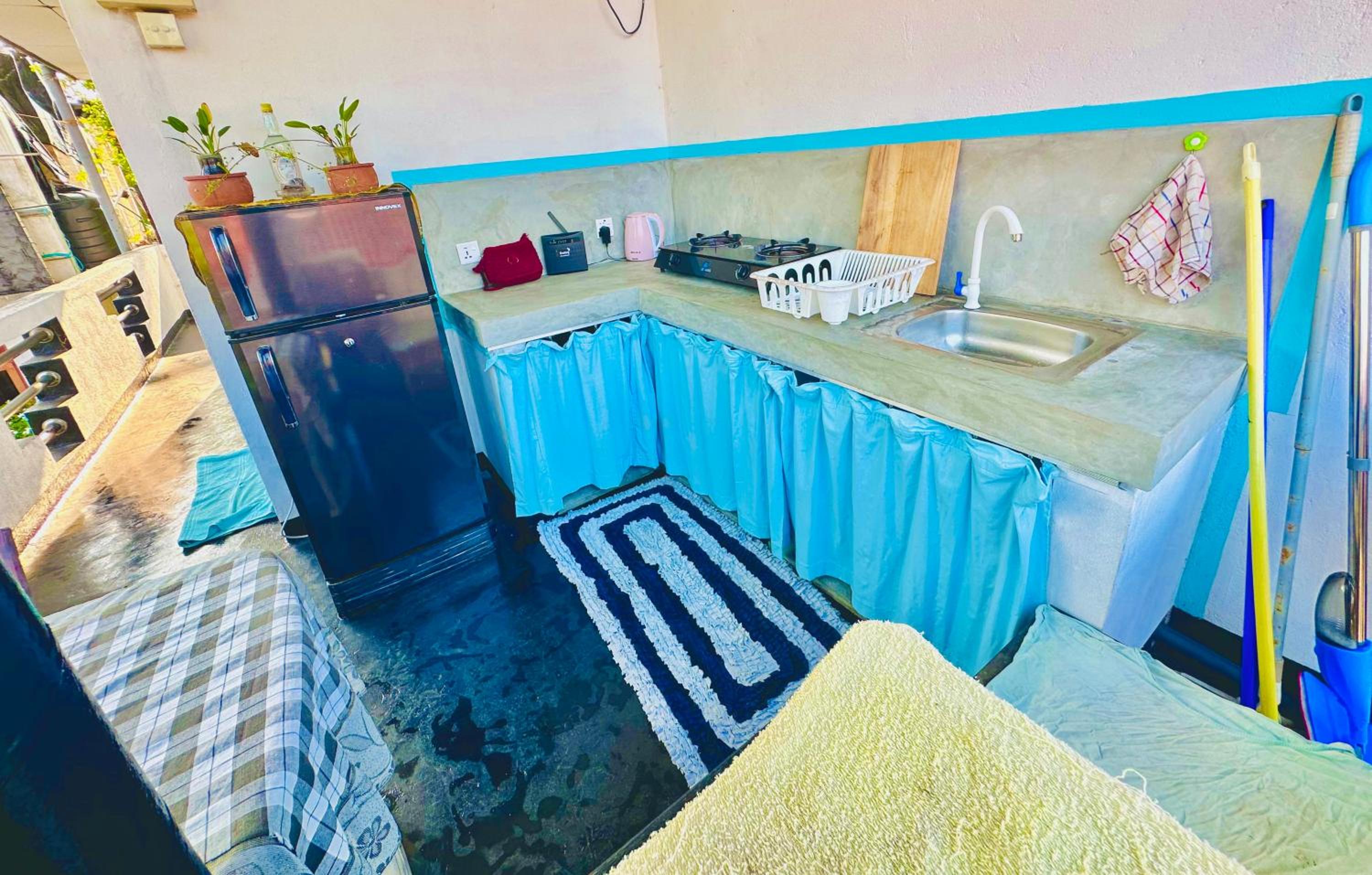 Magee apartment with kitchen and air con view 4