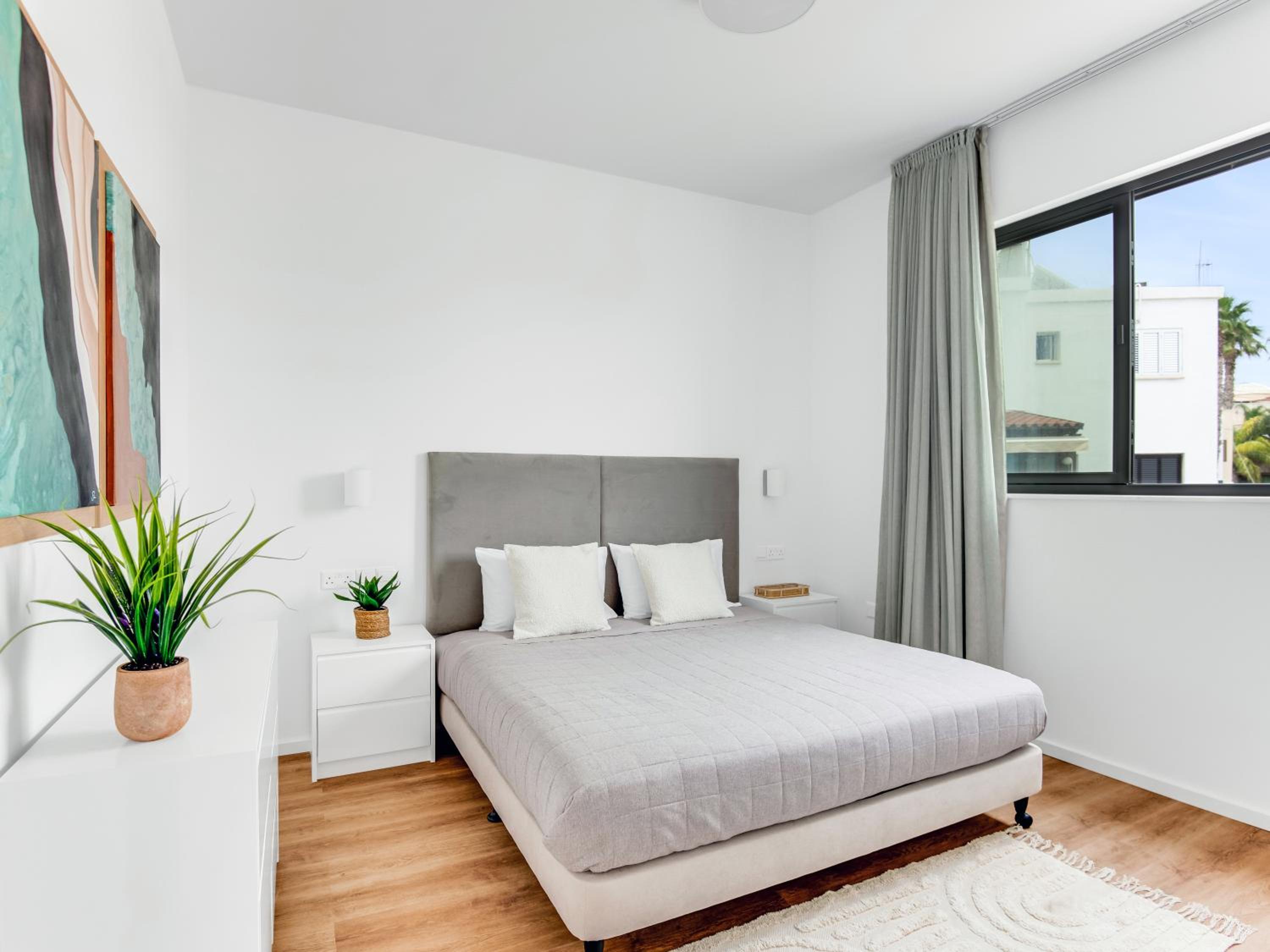 Sanders Olive Shared Pool Apartments