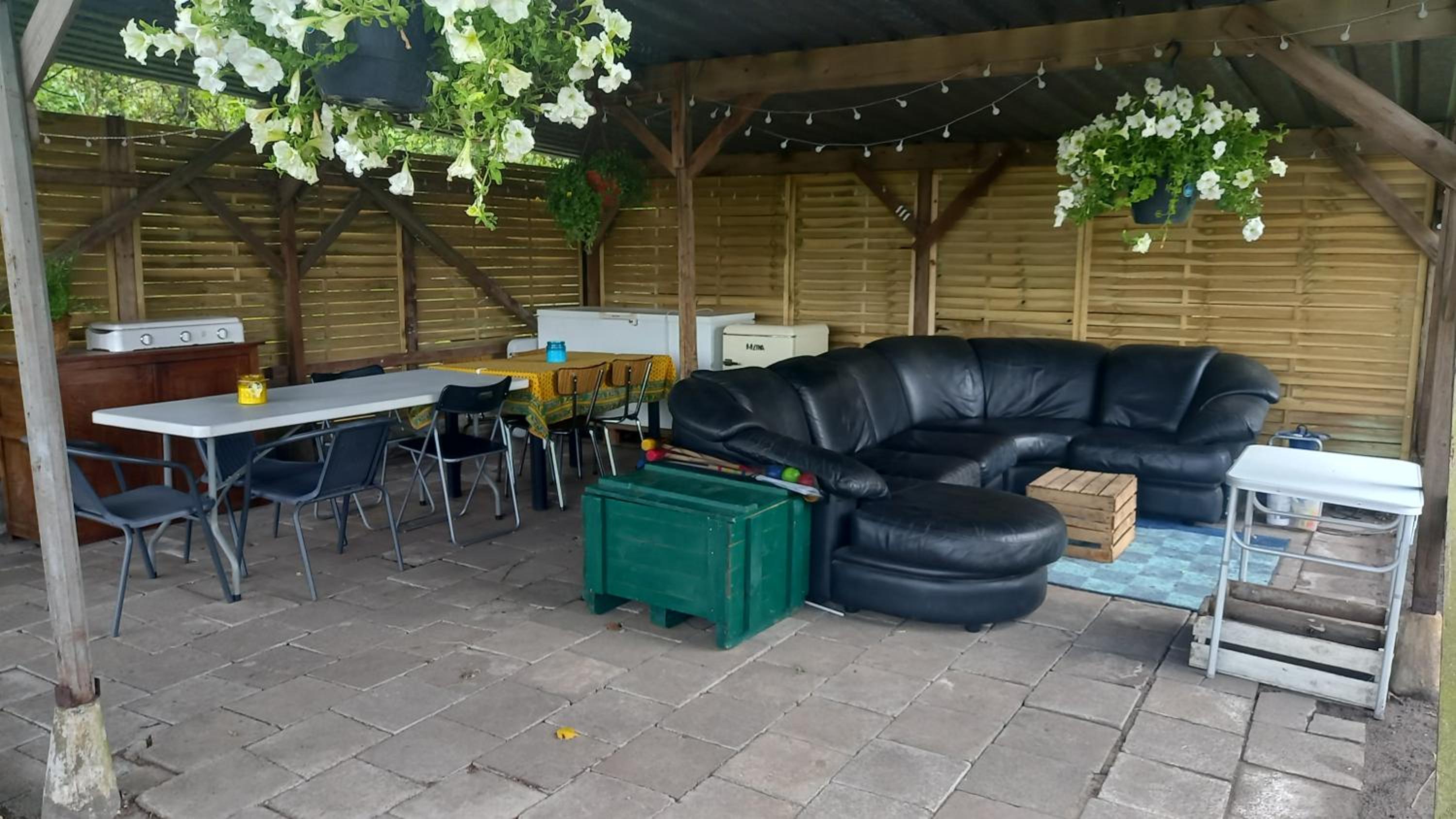 Campingspots to put on your own tent with or without electricity, with no bed for 12 euro or 25 euro and 2 furnished glampingtents for minimum 75 euro in a