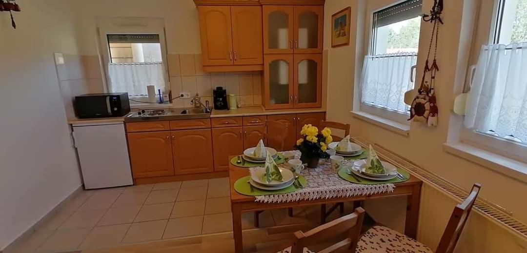 Szaffária Apartman Kehidakustány