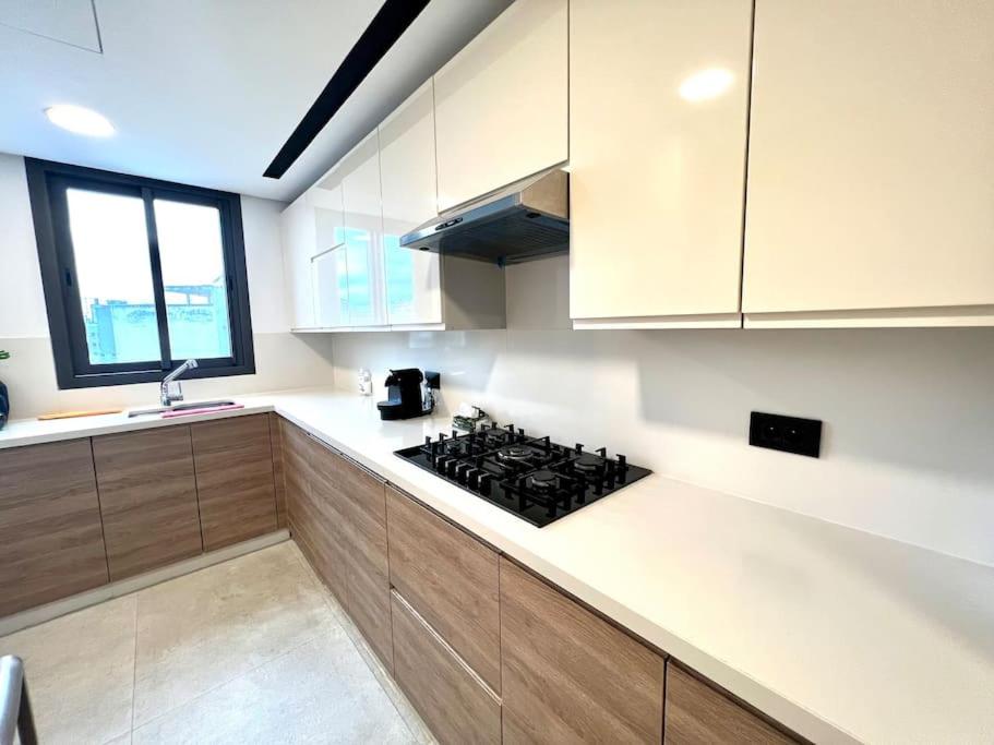 Eden Luxury Anfa-Big Apt 3 Bedrooms/Massira Avenue view 3