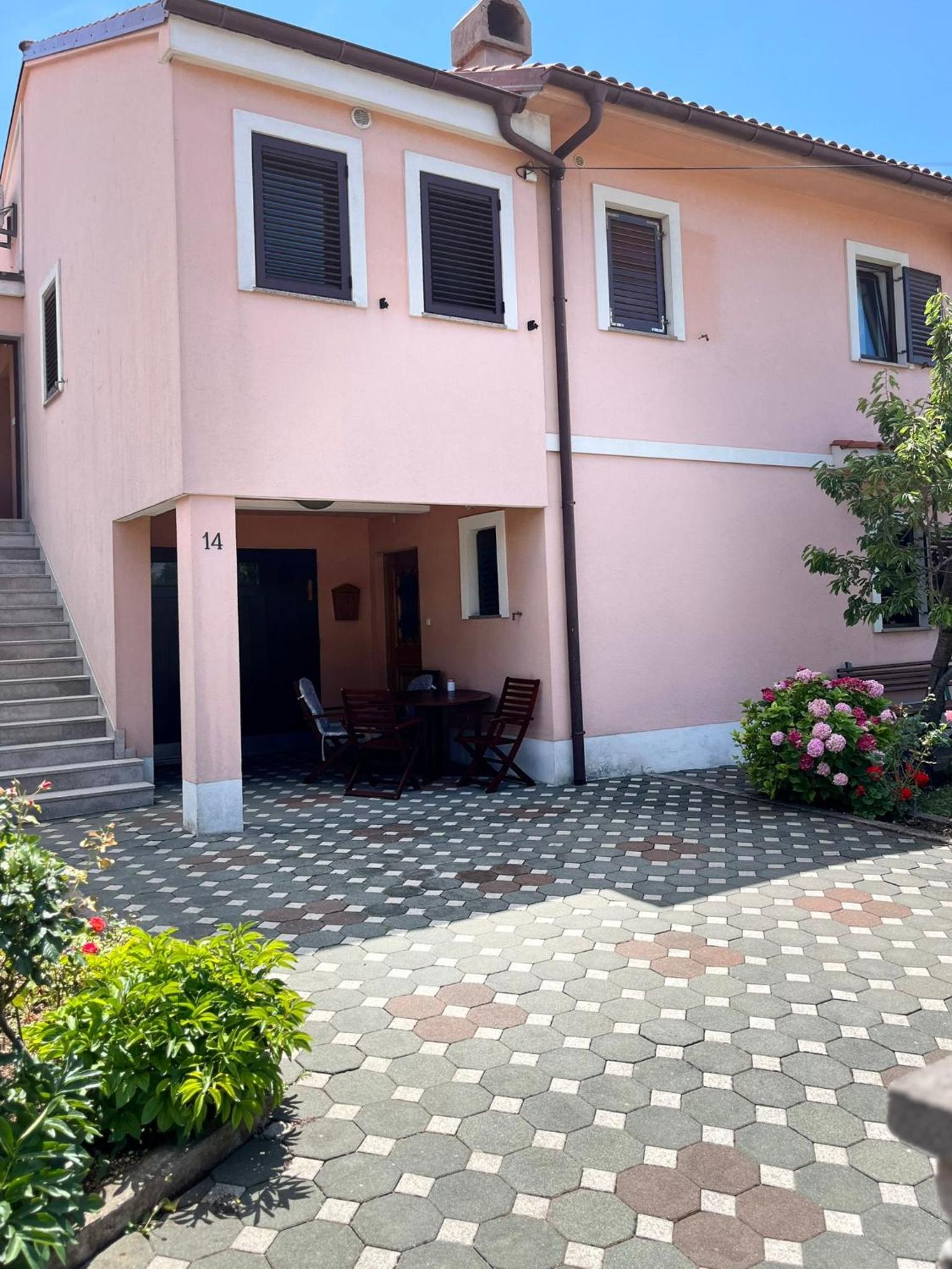 Apartment Leda