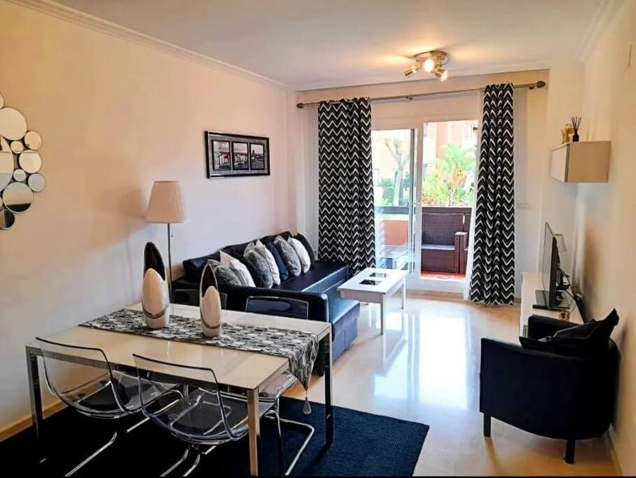 Superbe appartement rez-de-jardin.