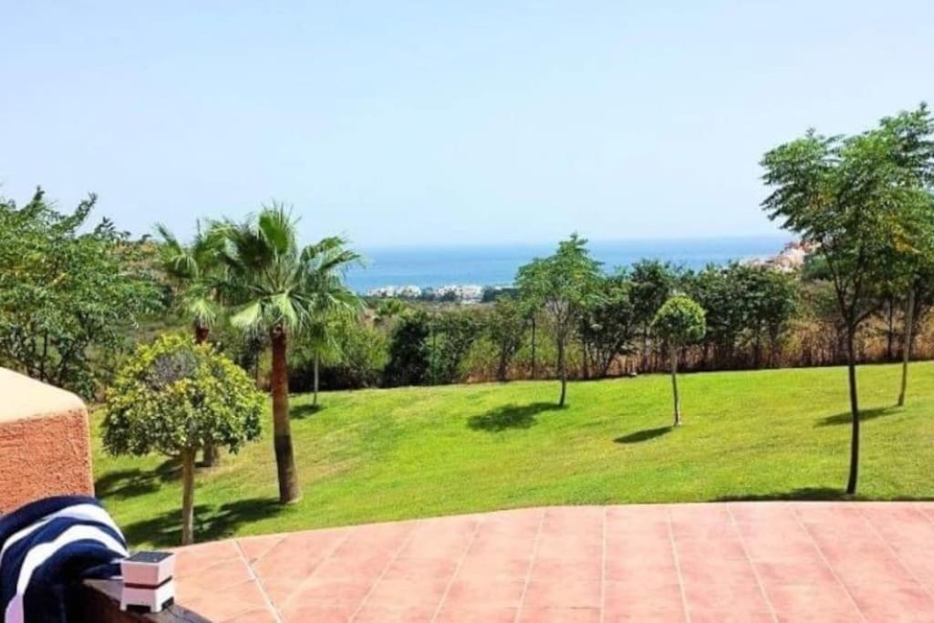 Superbe appartement rez-de-jardin.
