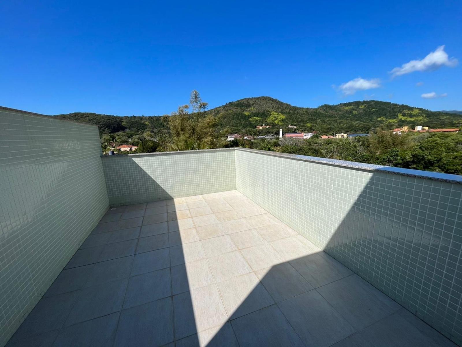 cód 18 - Cobertura com piscina á 100m do mar