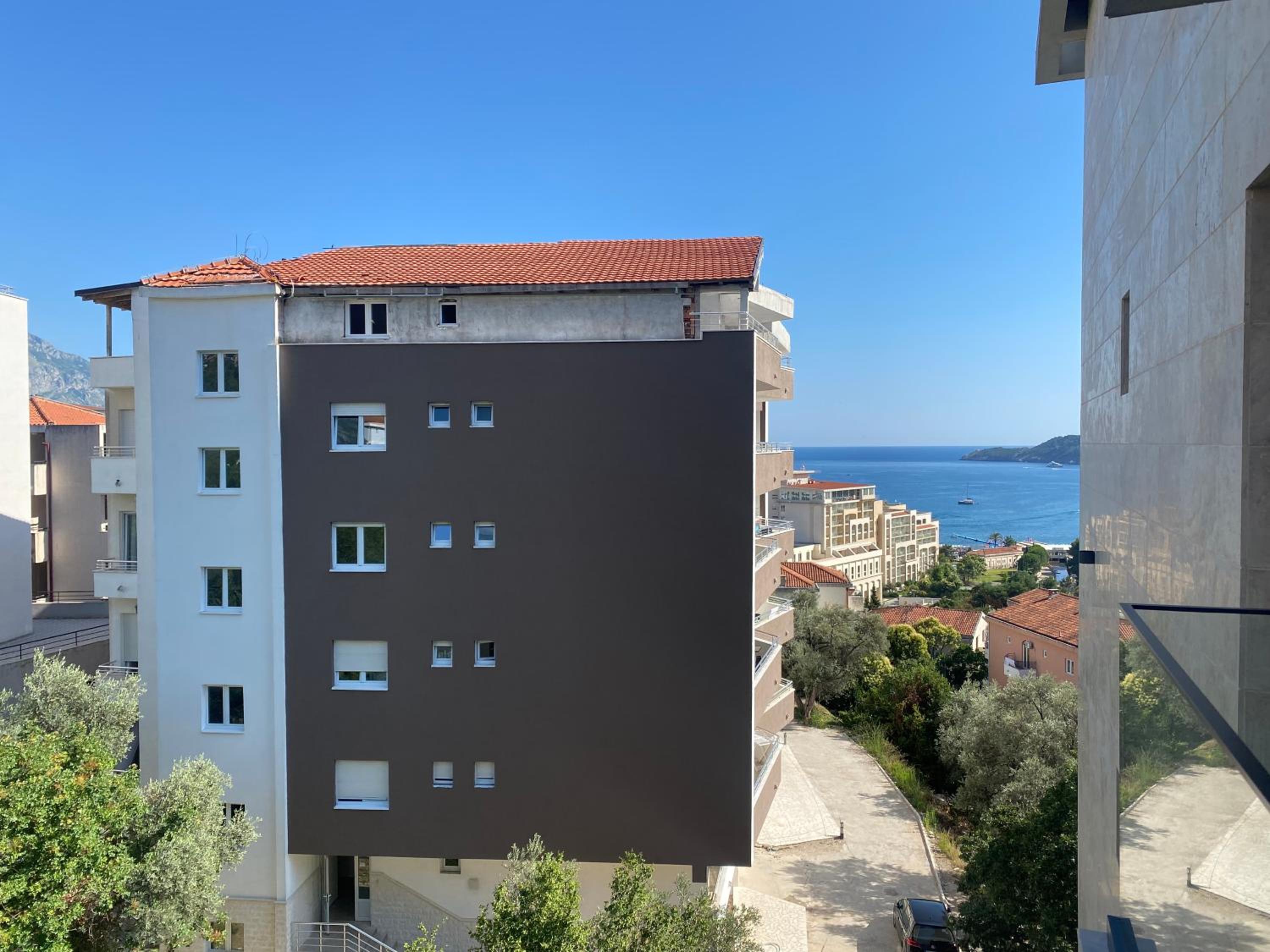 Hotel Onebedroom Apartment With A Pool And Jacuzzy