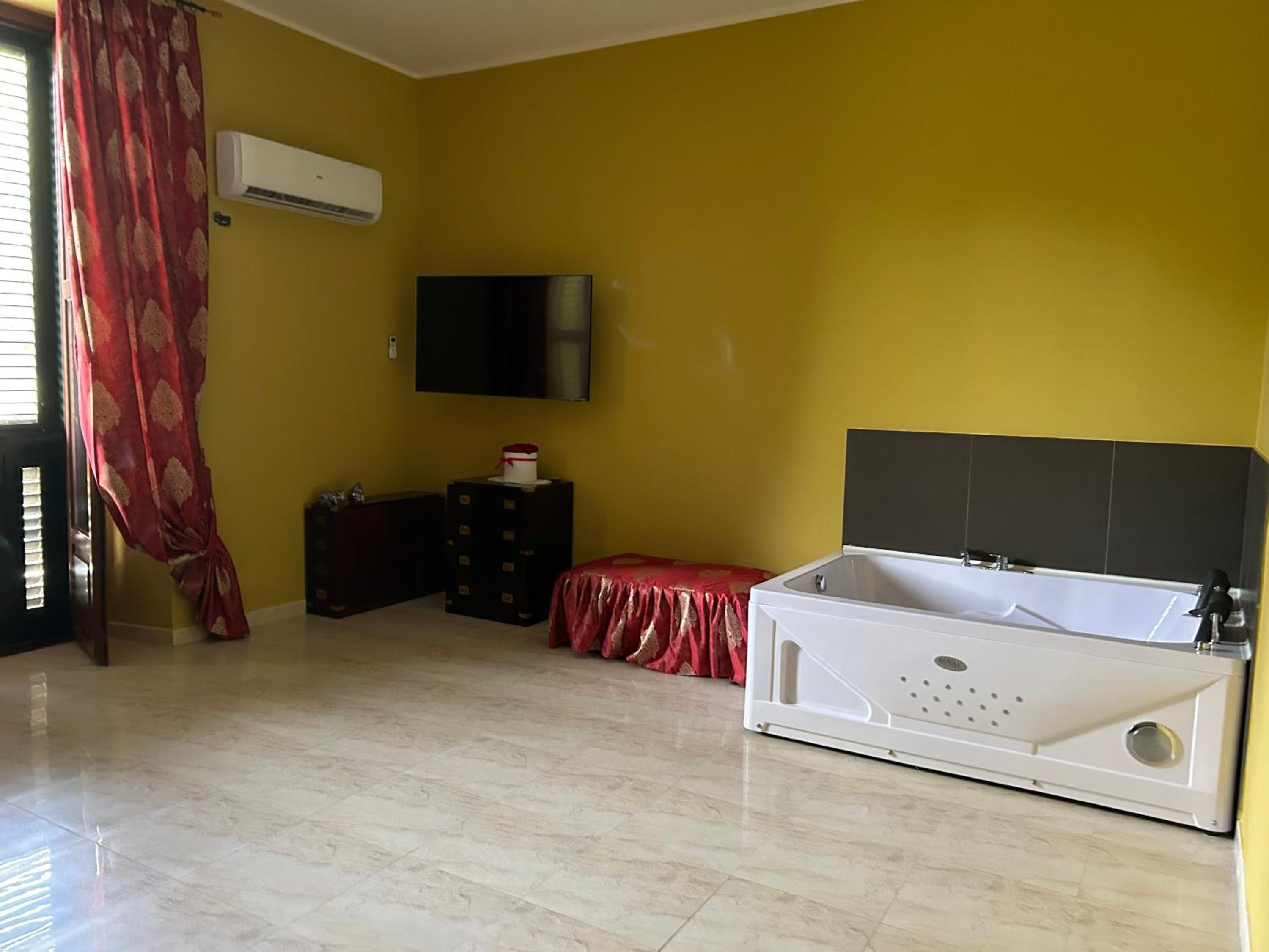 Foria 242 Rooms