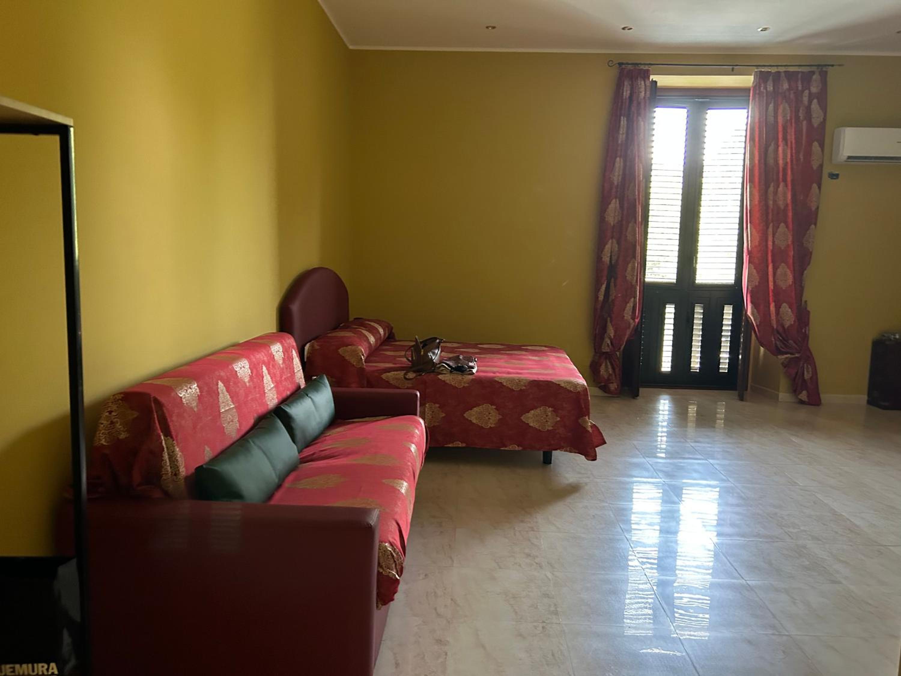 Foria 242 Rooms