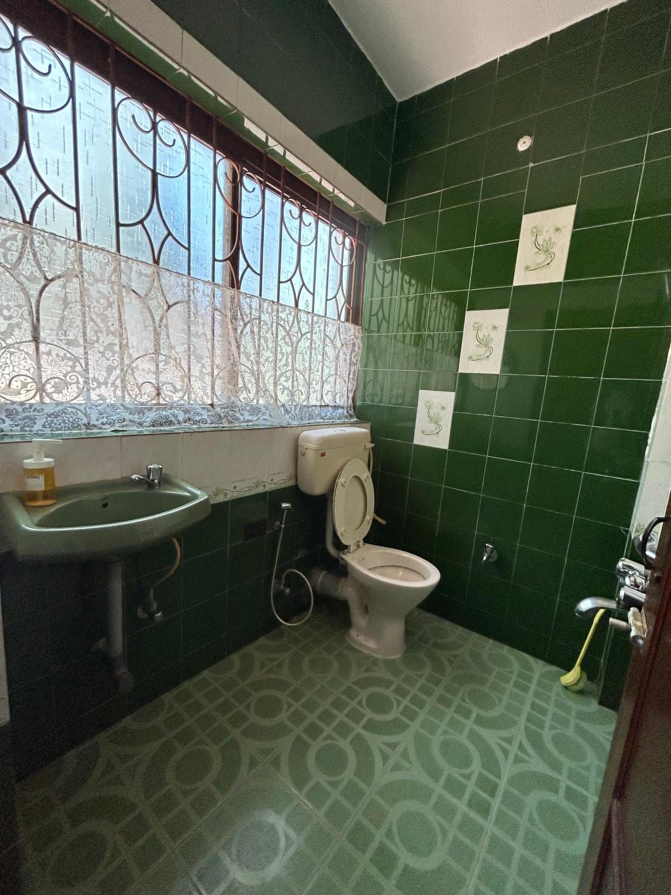 LUCY DORES GUEST HOUSE