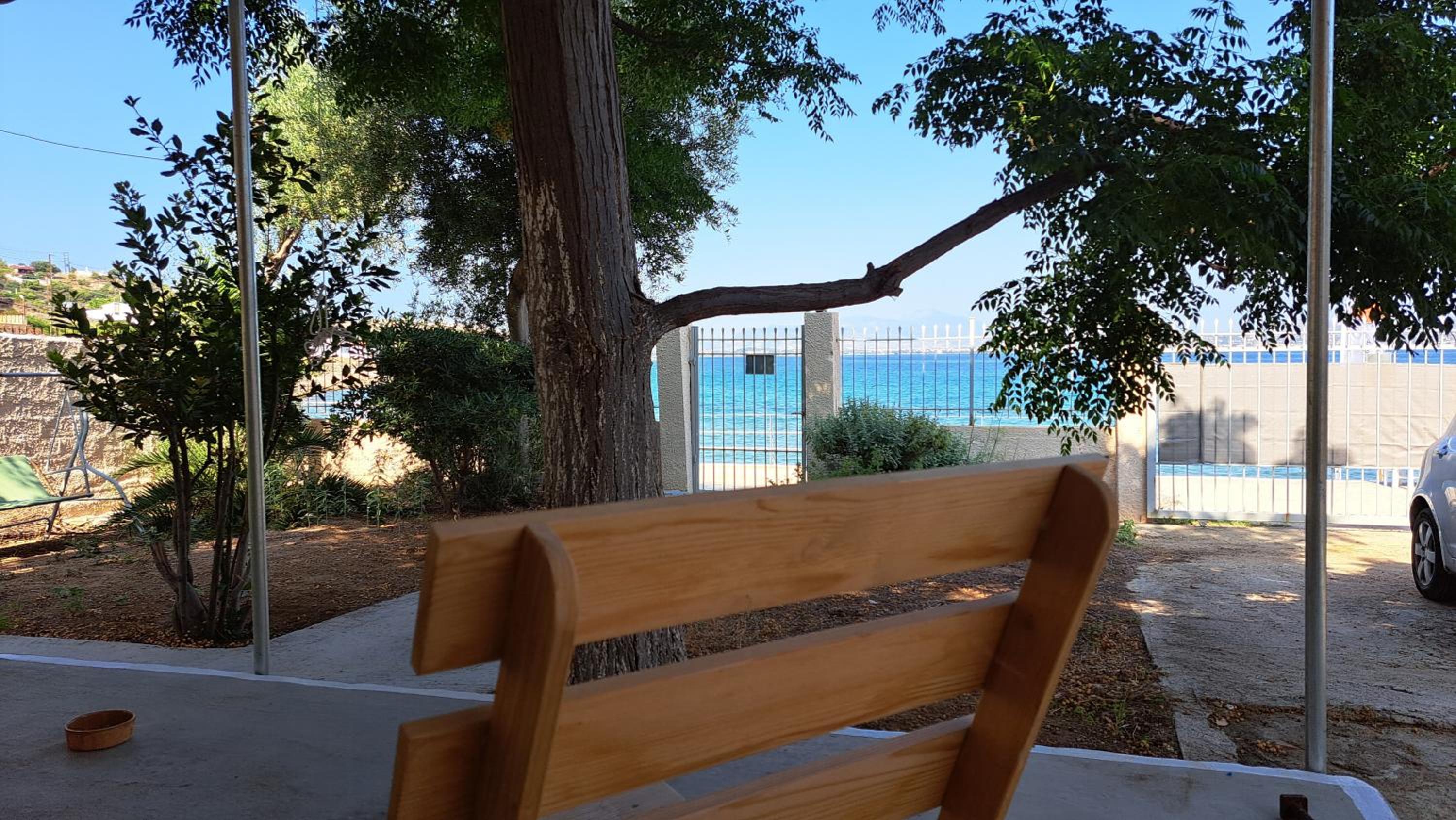 Beachfront 2-bedroom apartment view 3
