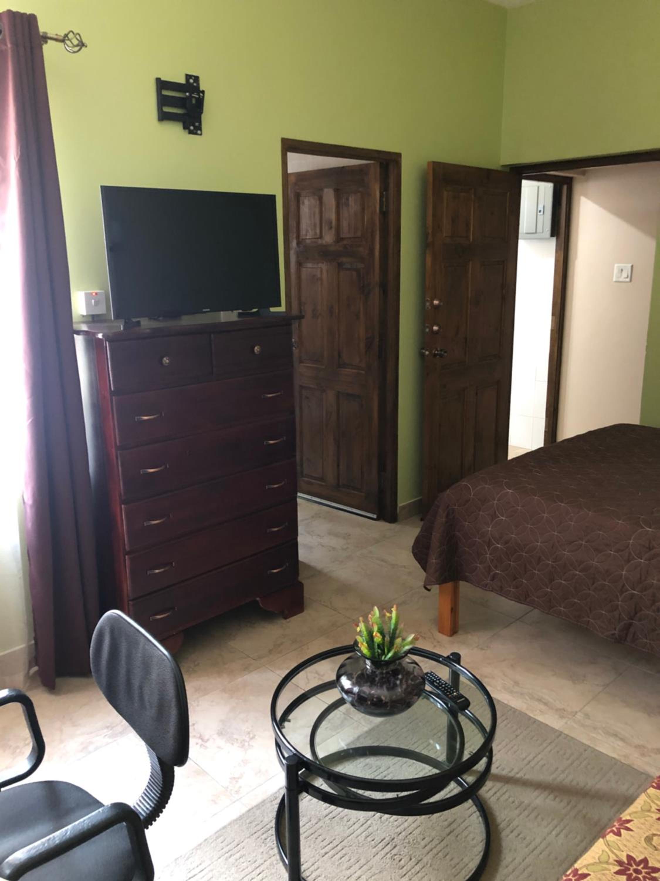 Le Quad - One Bedroom & Studio Apt - Private, Spacious & Secured