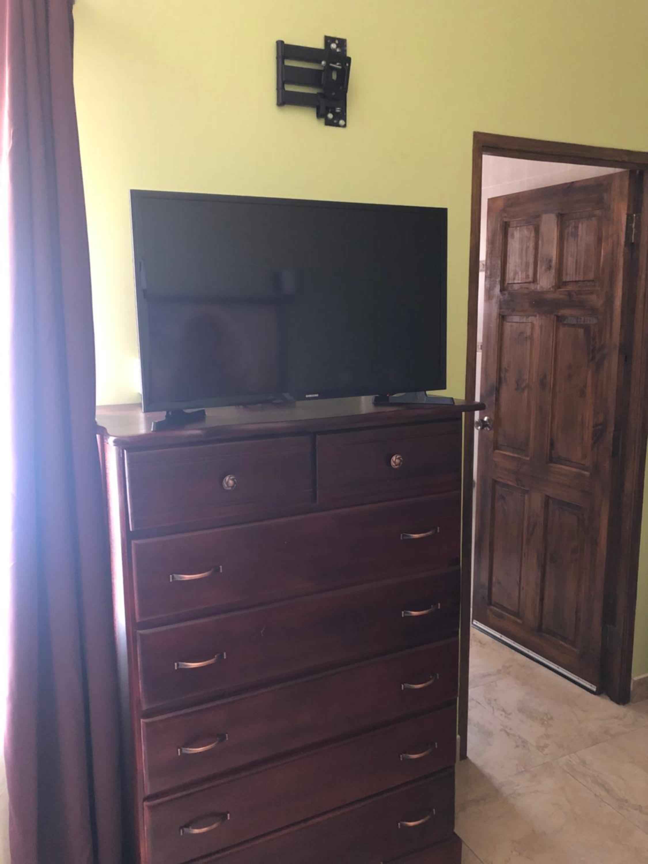 Le Quad - One Bedroom & Studio Apt - Private, Spacious & Secured