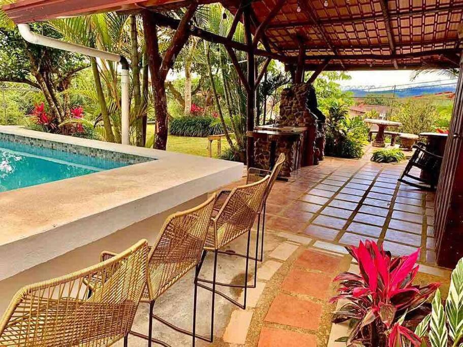 Casa Vacacional Nieves en PZ-Piscina Privada-WIFI
