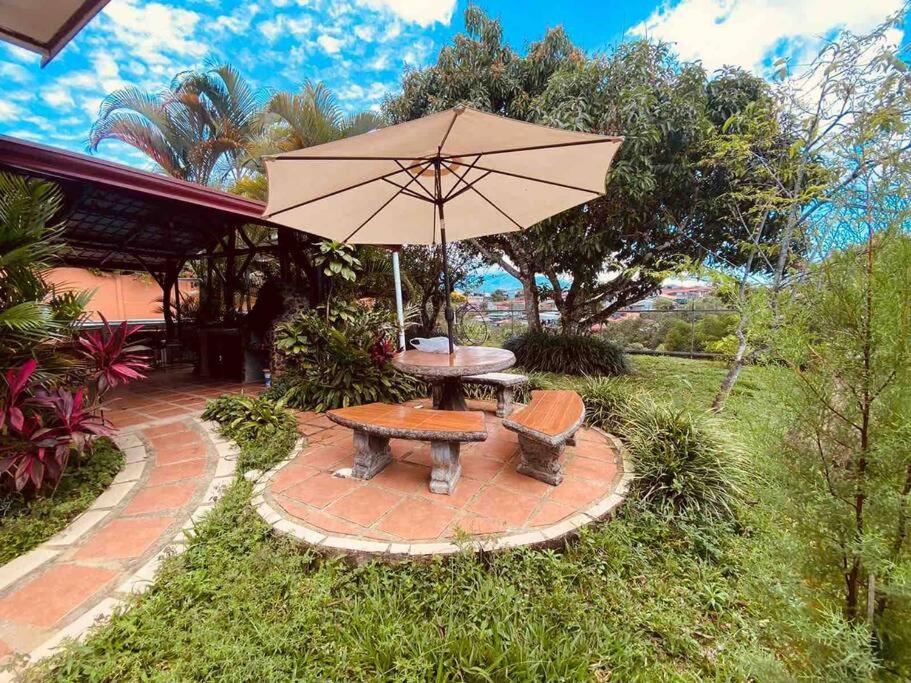 Casa Vacacional Nieves en PZ-Piscina Privada-WIFI