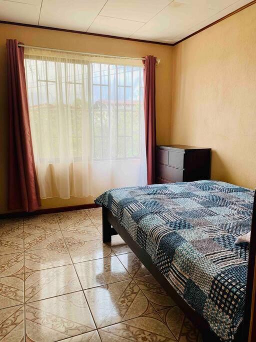 Casa Vacacional Nieves en PZ-Piscina Privada-WIFI