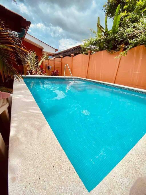 Casa Vacacional Nieves en PZ-Piscina Privada-WIFI
