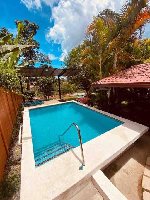 Casa Vacacional Nieves en PZ-Piscina Privada-WIFI