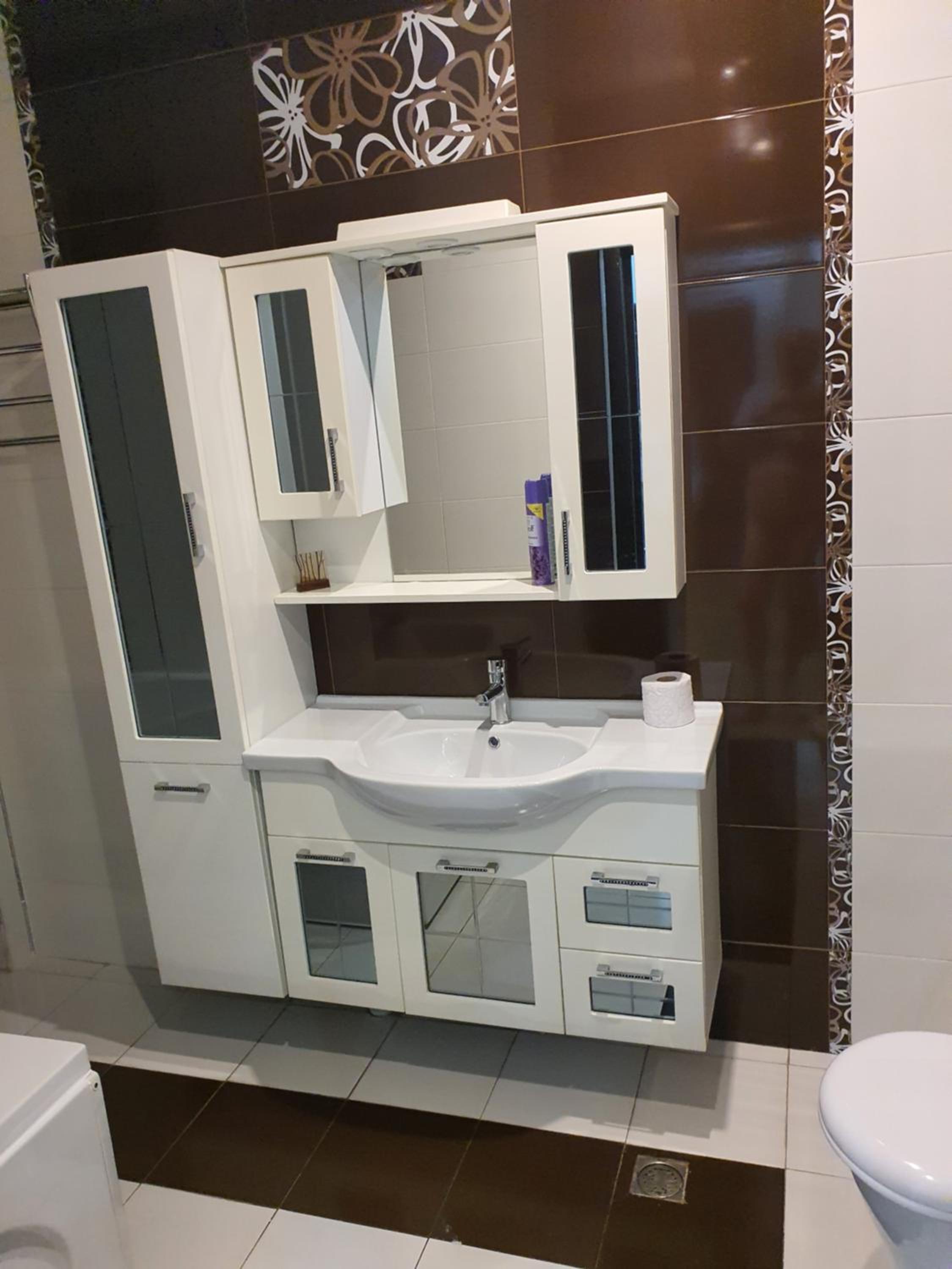 Viva 3 room apartment with jacuzzi two kilometers from the center