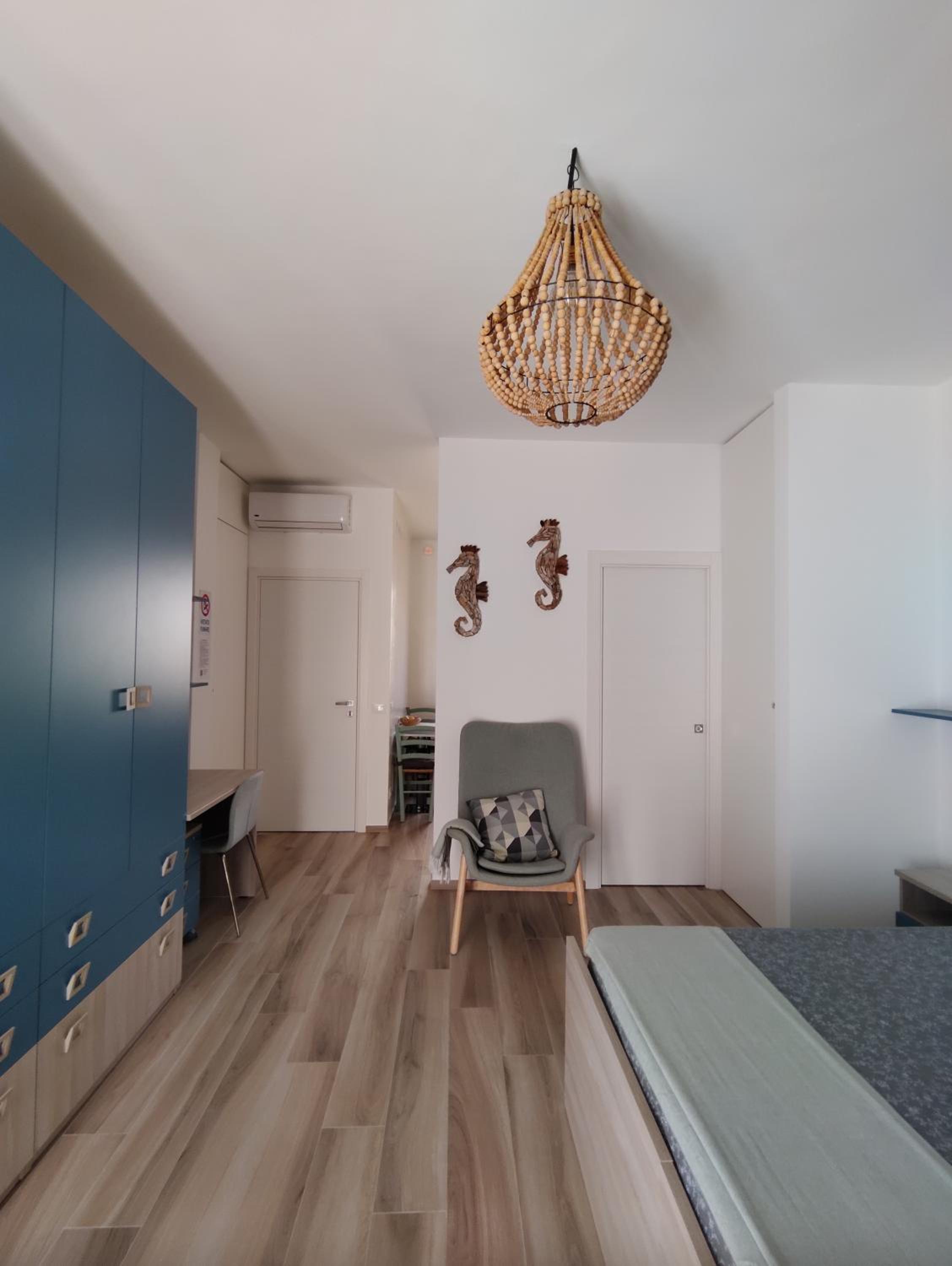 Da Chloè en Monopoli — hotel room