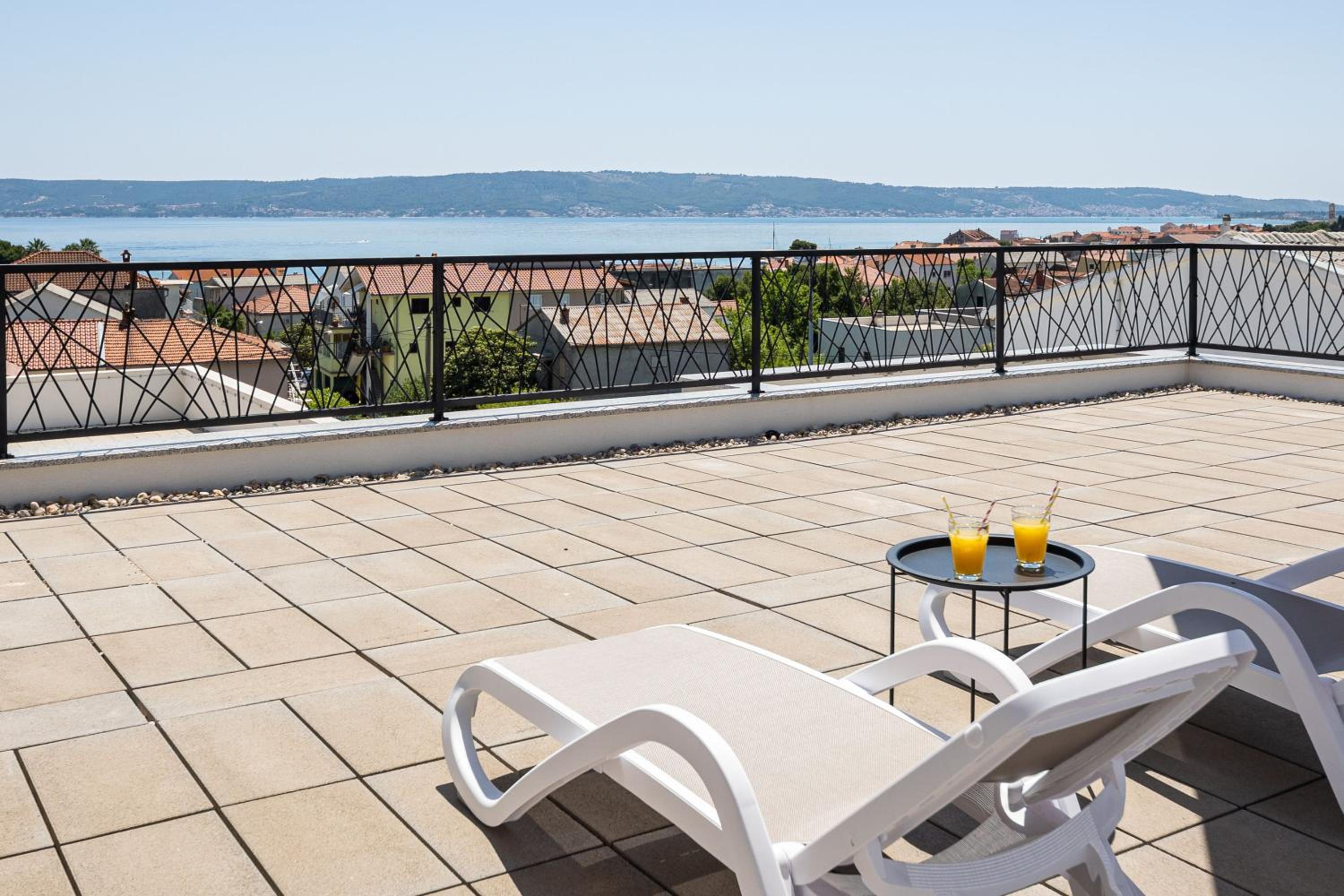 Penthouse Apartments East and West Star view 2