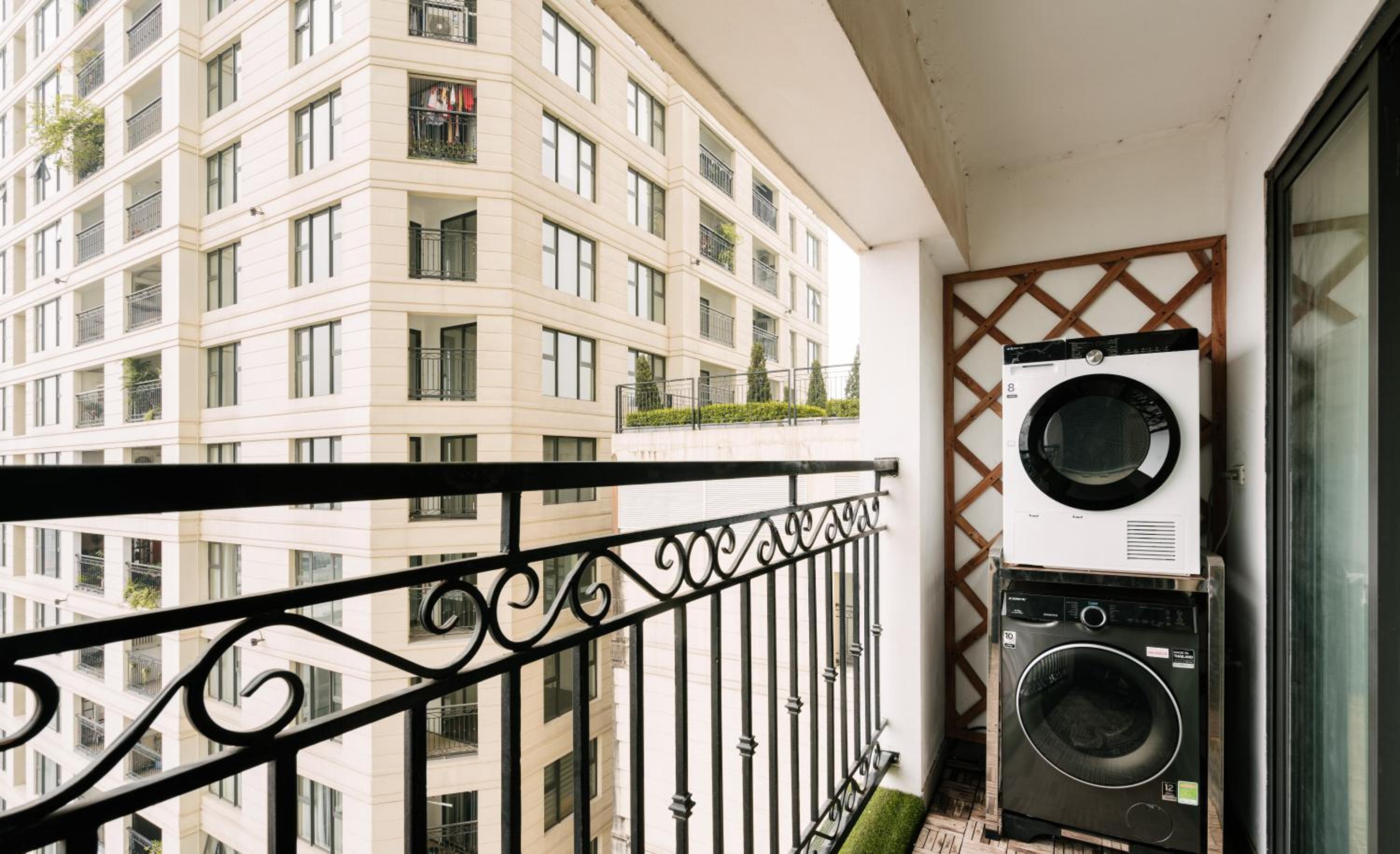 Hi-Home Suites - the West Lake Xuan Dieu