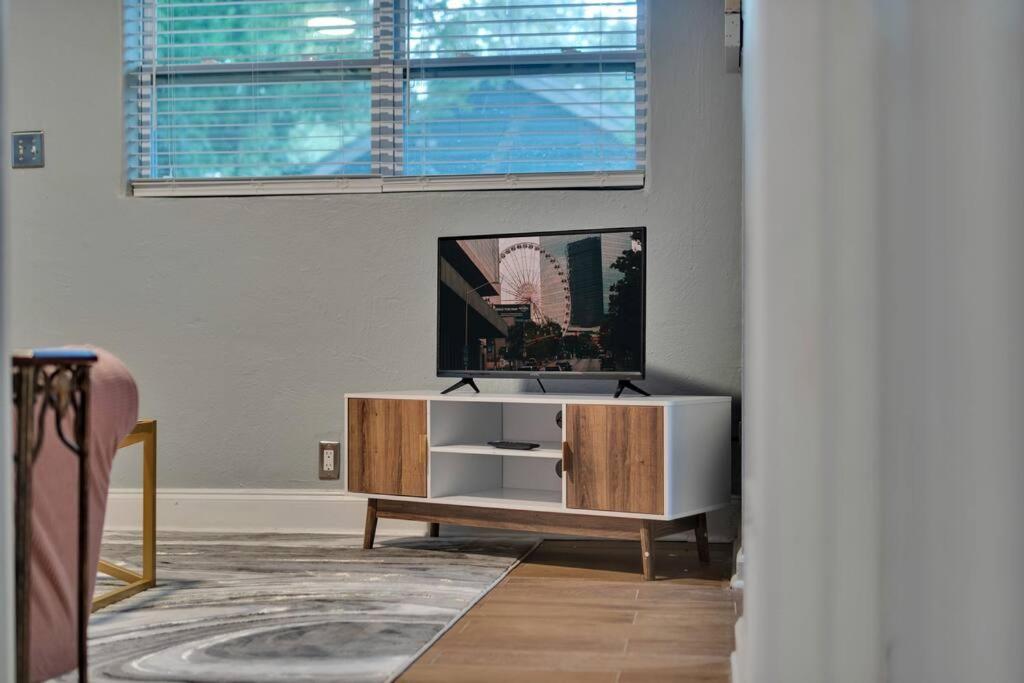 Reno'd Mechanicsvle Apt, Pretty in the Inner City!