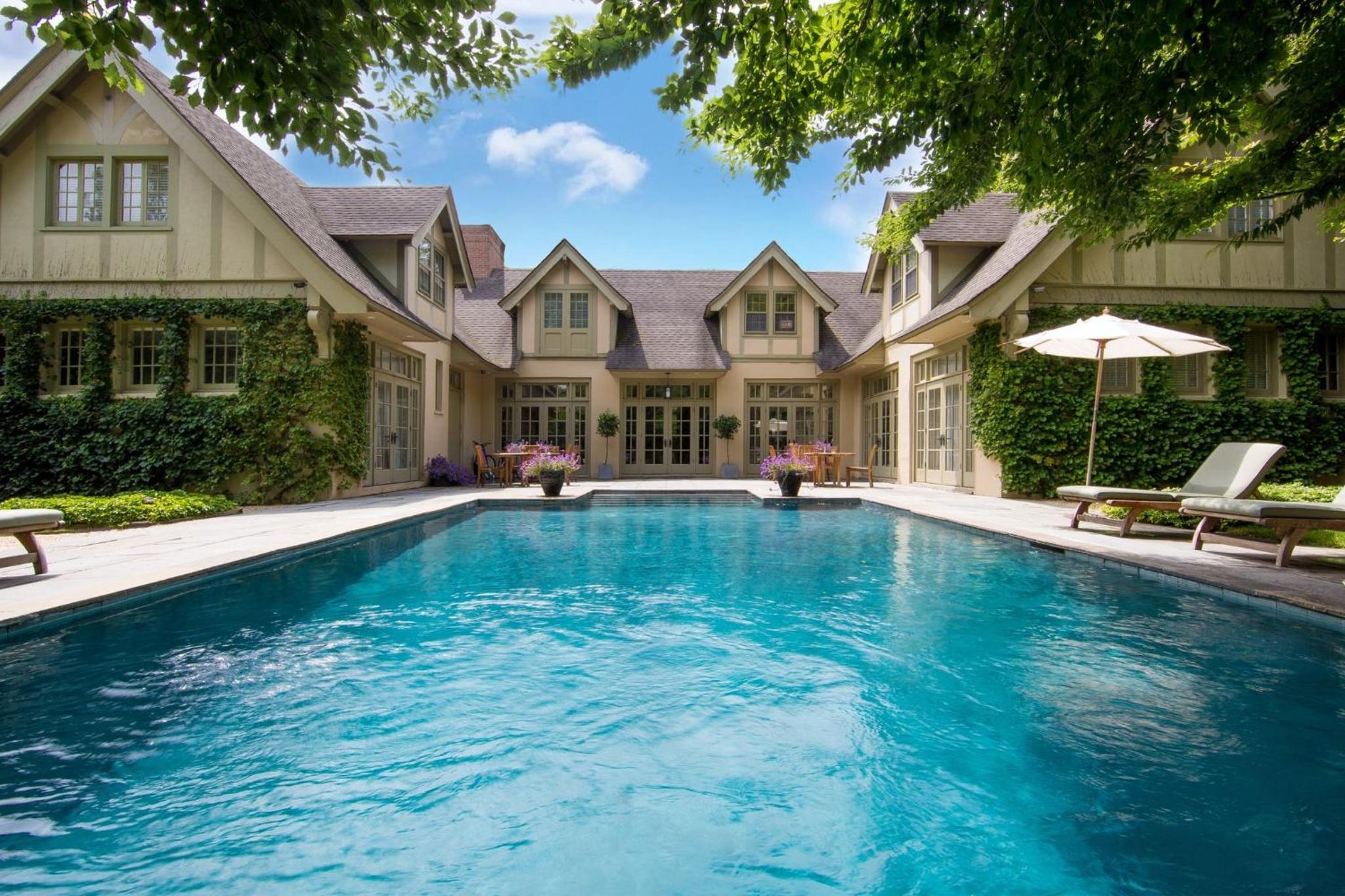 The Baker House 1650