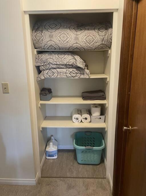 Stunning 1 Bedroom Apartment