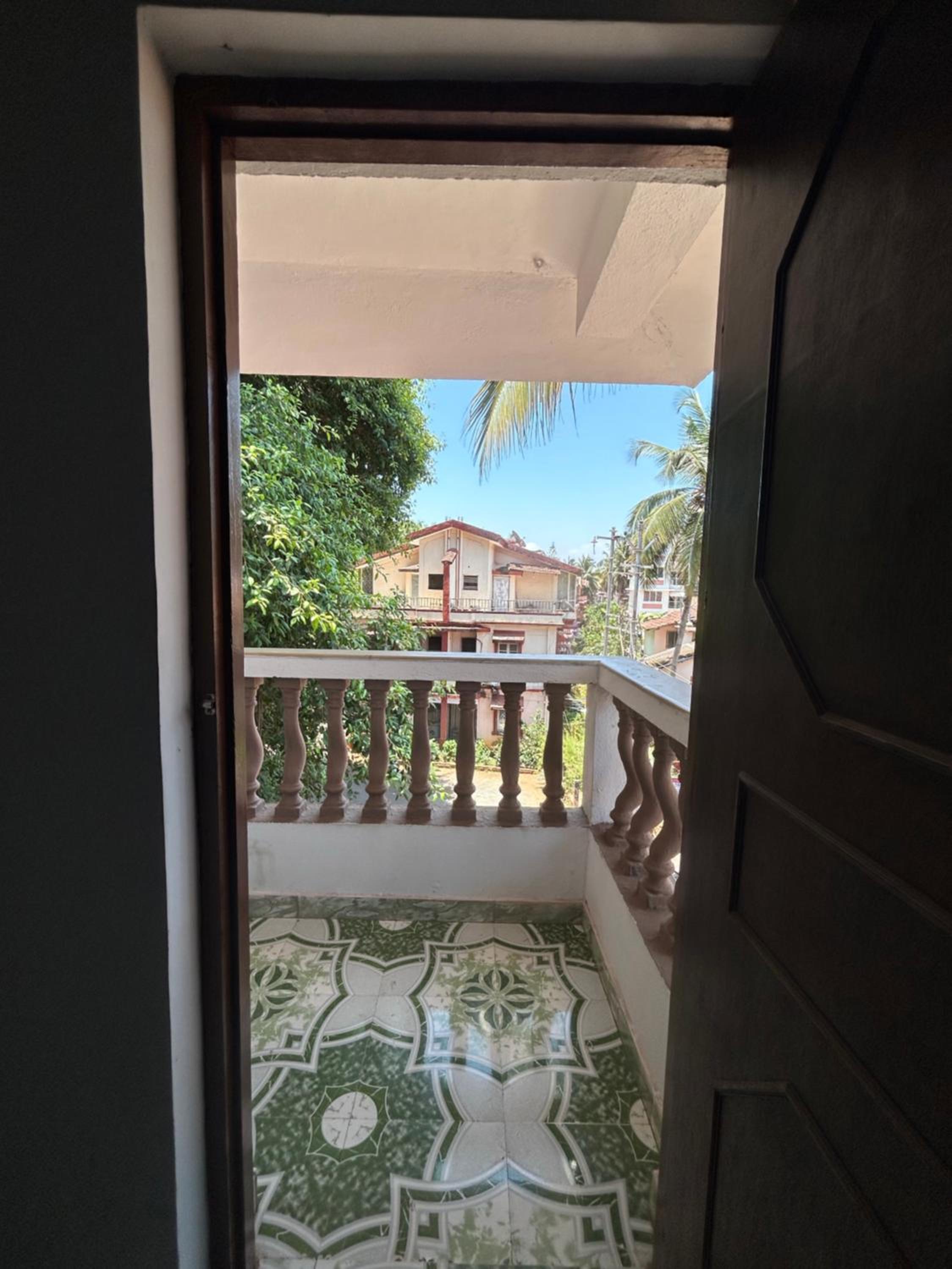 LUCY DORES GUEST HOUSE