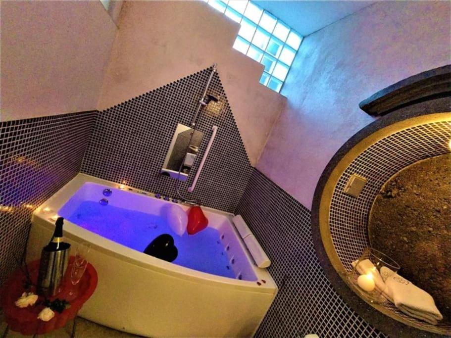 zentral club neutron-jacuzzi