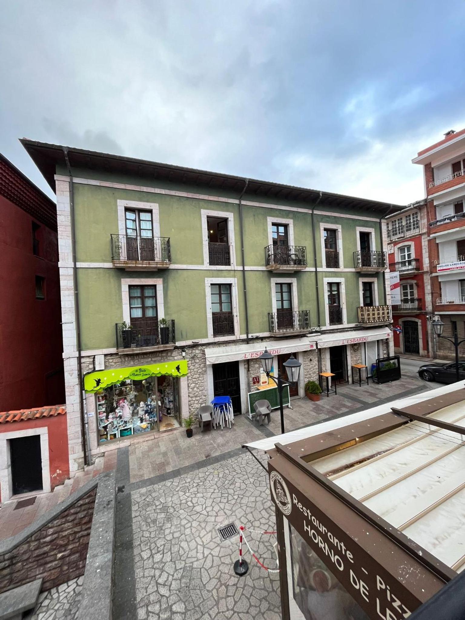 VUT ArturoyAle Llanes LaPlaza 2ºC 28616