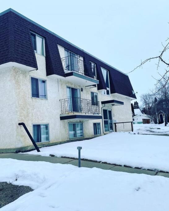 Exquisite 2 Bedroom Apartment