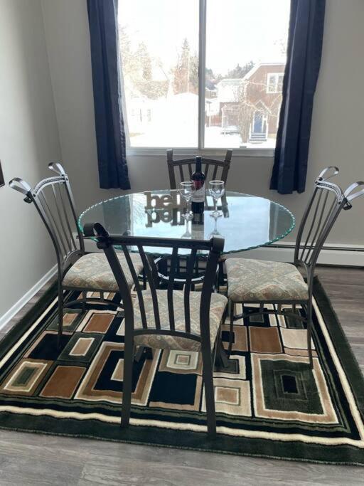 Exquisite 2 Bedroom Apartment