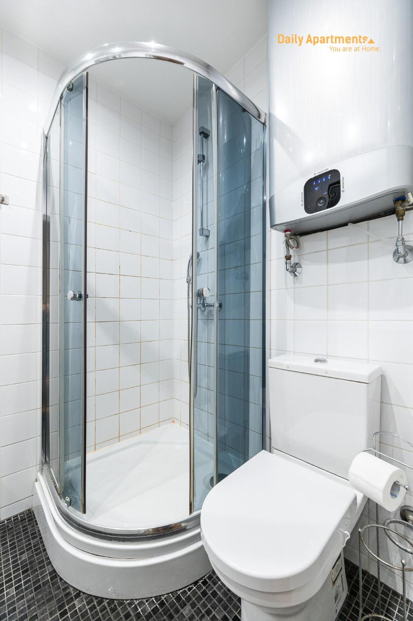 Luxury Suites - Old Town Sauna Str view 5