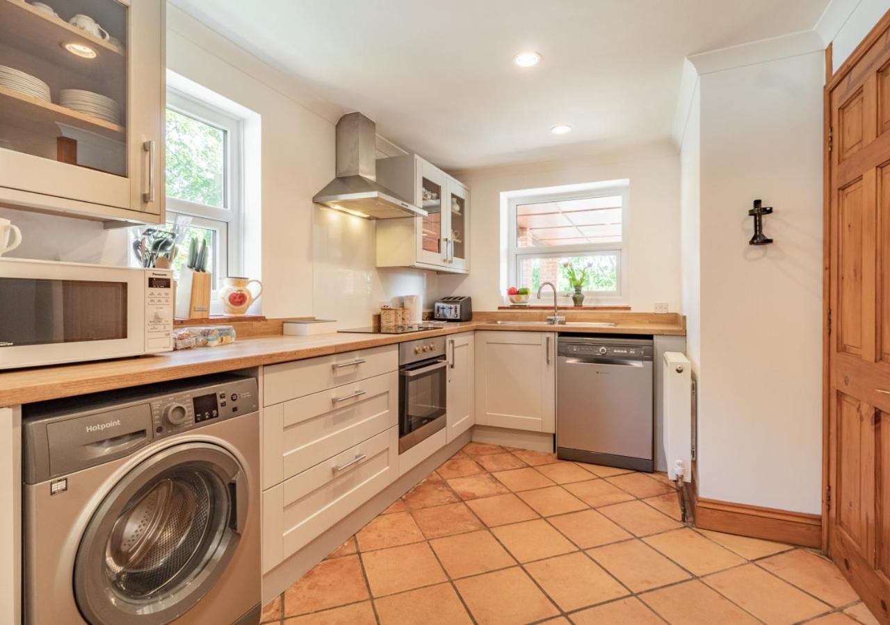 4 Bed in East Barsham oc-2180