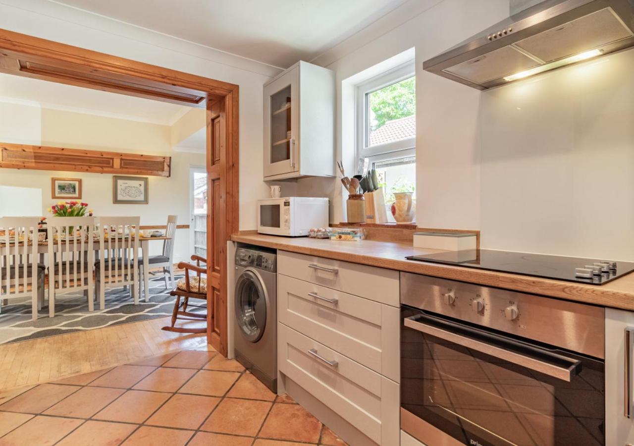4 Bed in East Barsham oc-2180