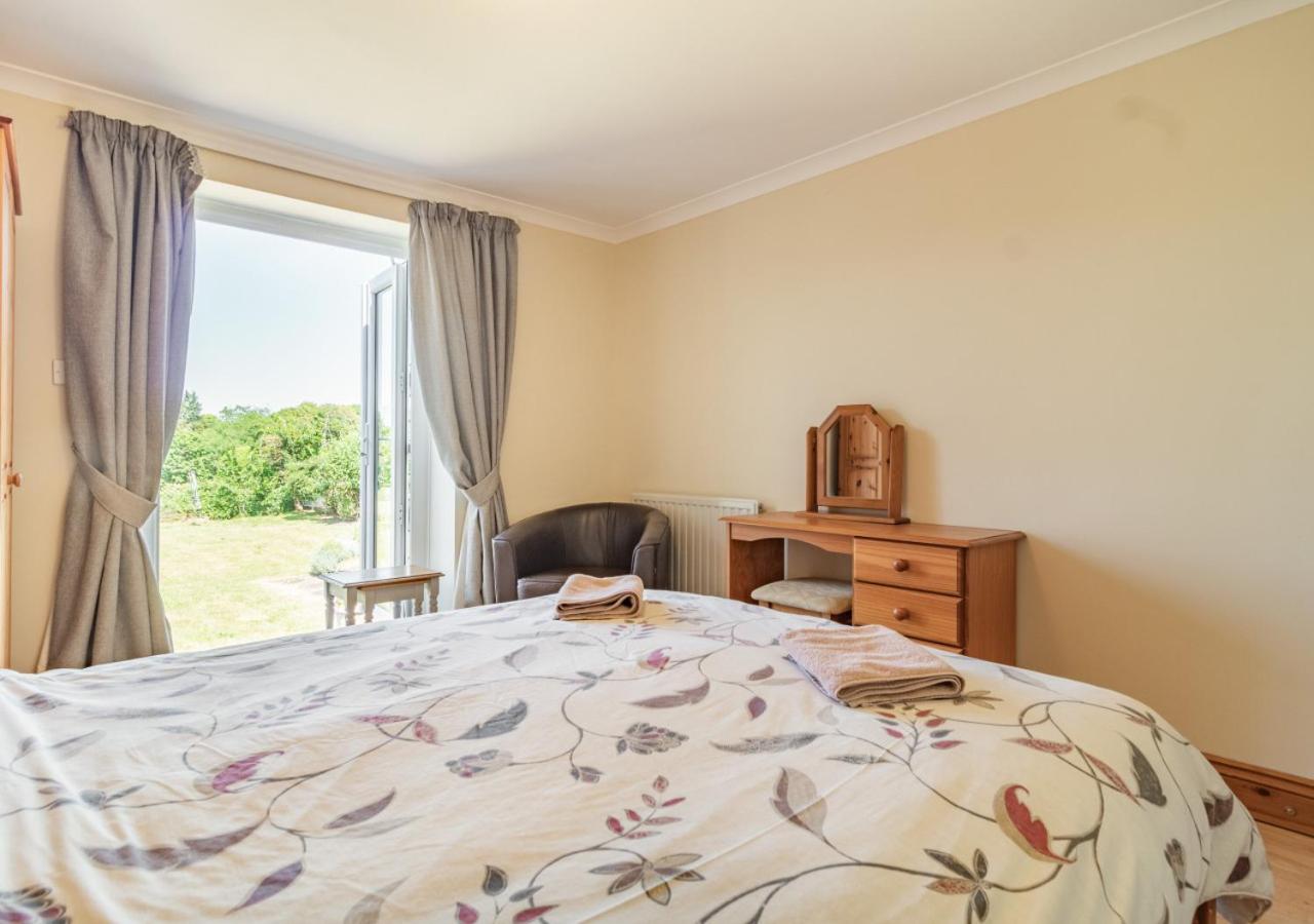 4 Bed in East Barsham oc-2180